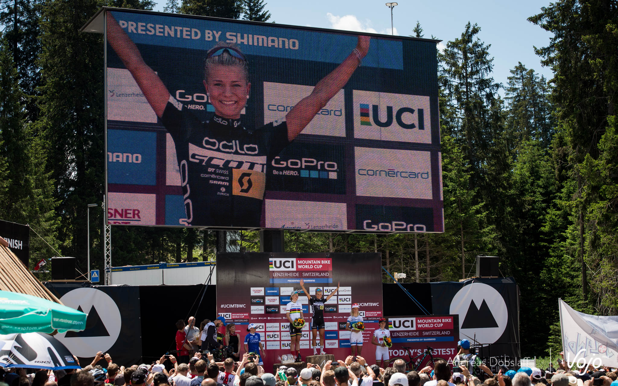 Jenny’s eerste wereldbekerzege bij de elites in Lenzerheide, in 2016.