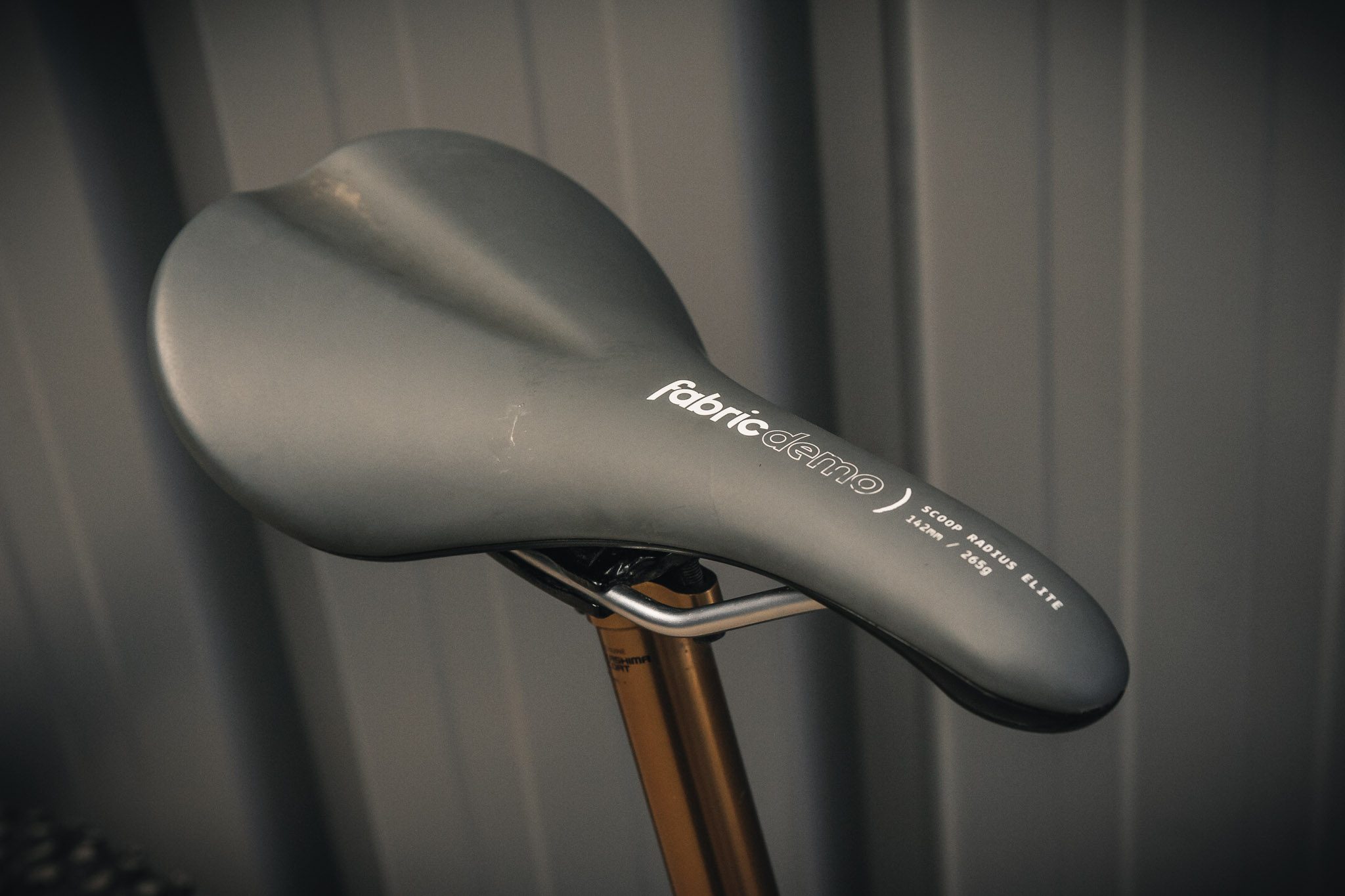 Illustratieve afbeelding van het artikel: "Test | Fabric Scoop-zadel: design en comfort"