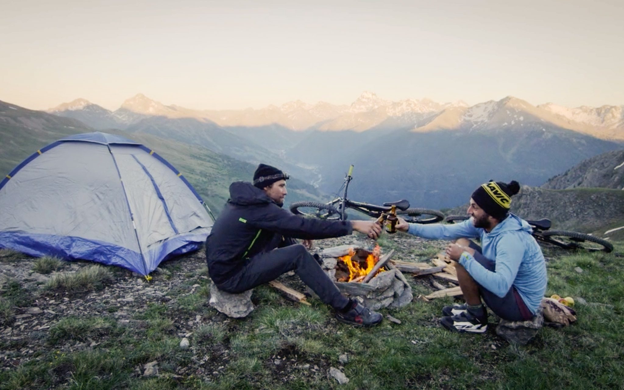 Geoff Gulevich en Tito Tomasi in de Franse Alpen