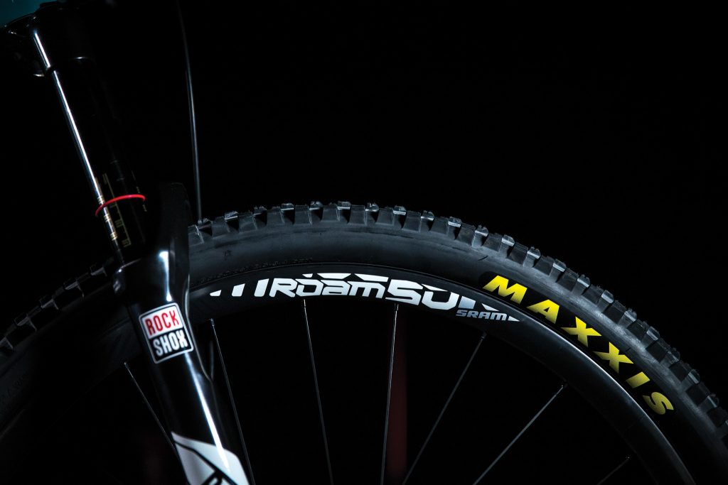 Illustratieve afbeelding van het artikel: "Sram Roam 50: nieuwe polyvalente carbon wielset"