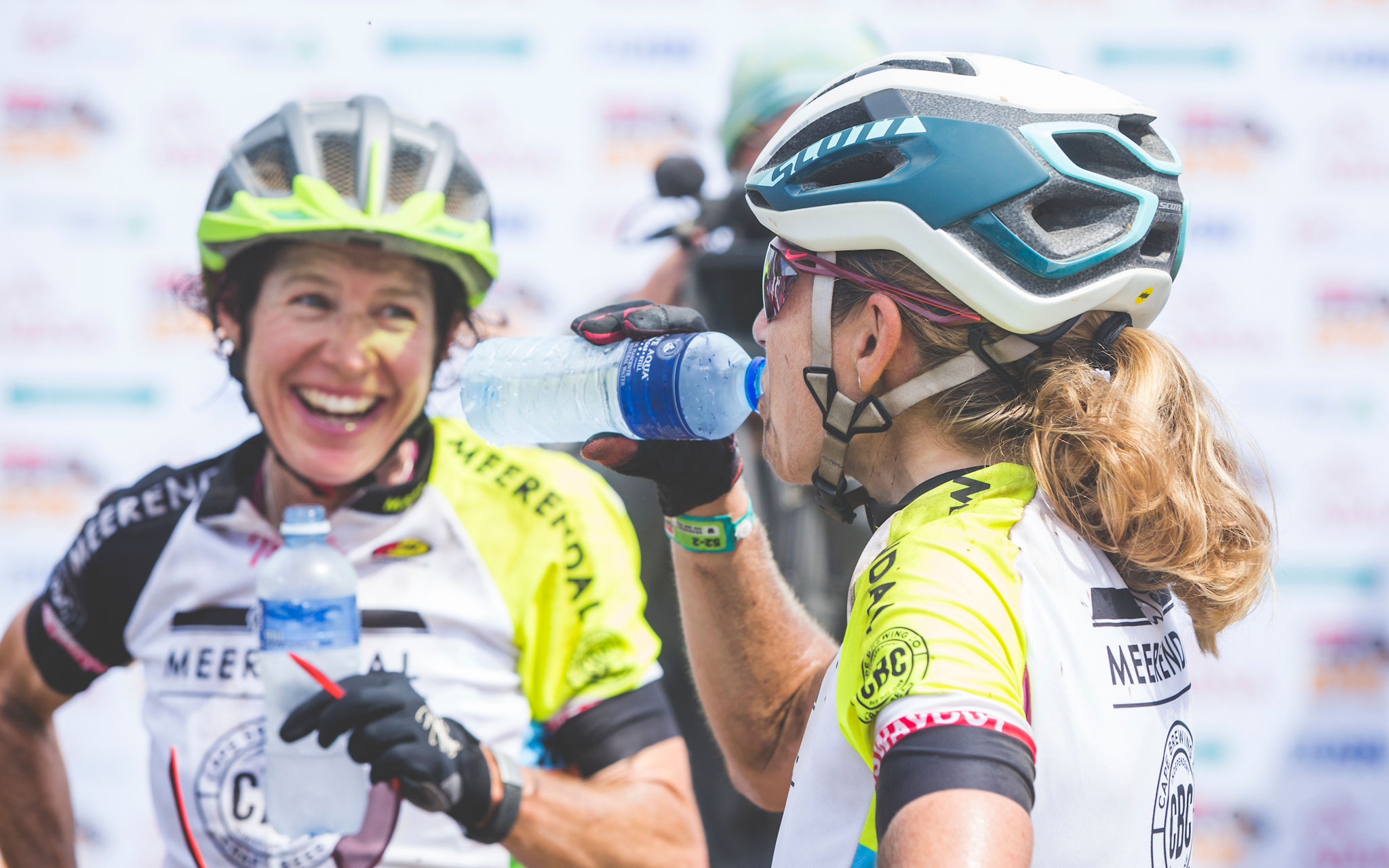 Esther Süss en Jennie Stenerhag. – Photo by Ewald Sadie/Cape Epic/SPORTZPICS