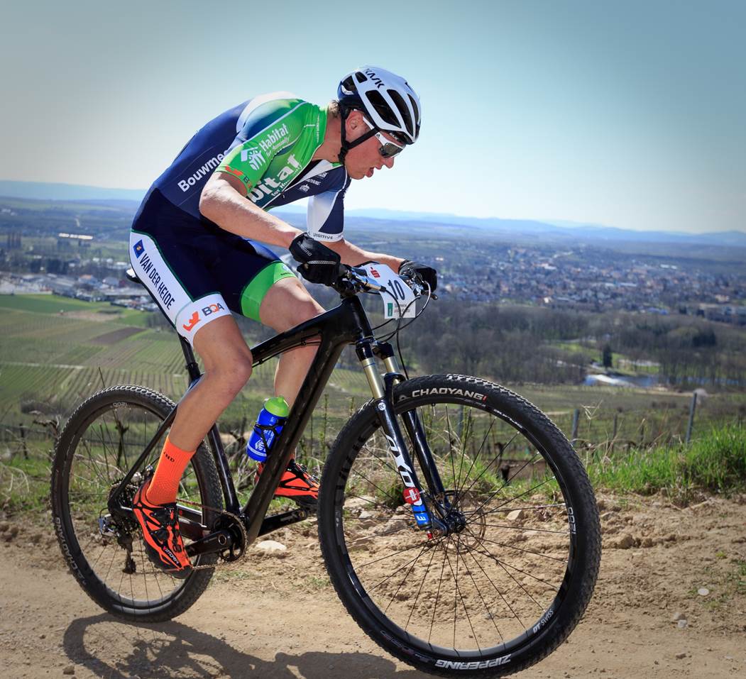 Kevin Panhuyzen loopt barst op in sleutelbeen!