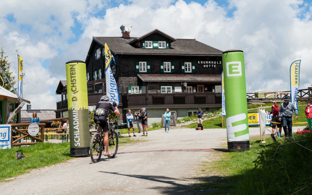 Alpentour Trophy: Ritwinst voor Mensi, Geismayr blijft leider