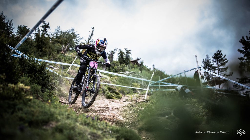 Myriam Nicole en Troy Brosnan het snelst in World Cup DH Vallnord