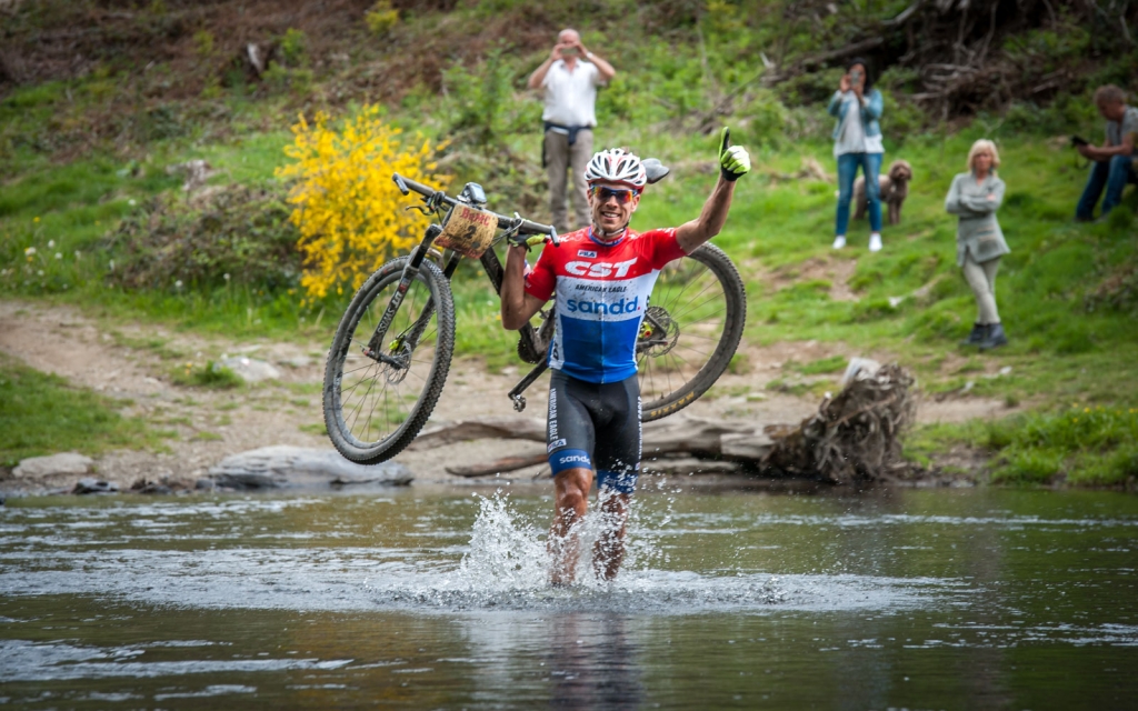 Interview | Hans Becking: zwervend tussen avontuur en crosscountry