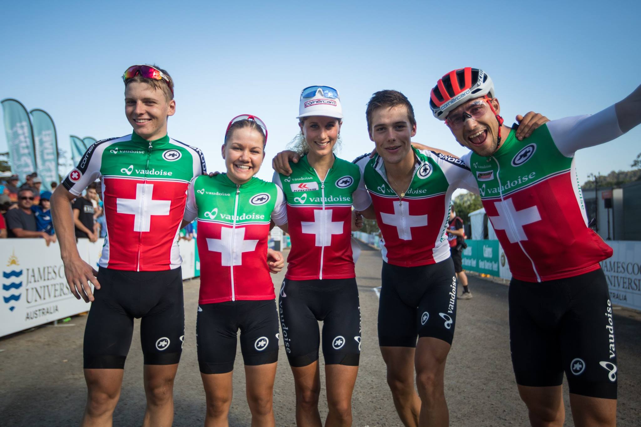 Het winnende Zwitserse team. Foto copyright UCI/Cerveny