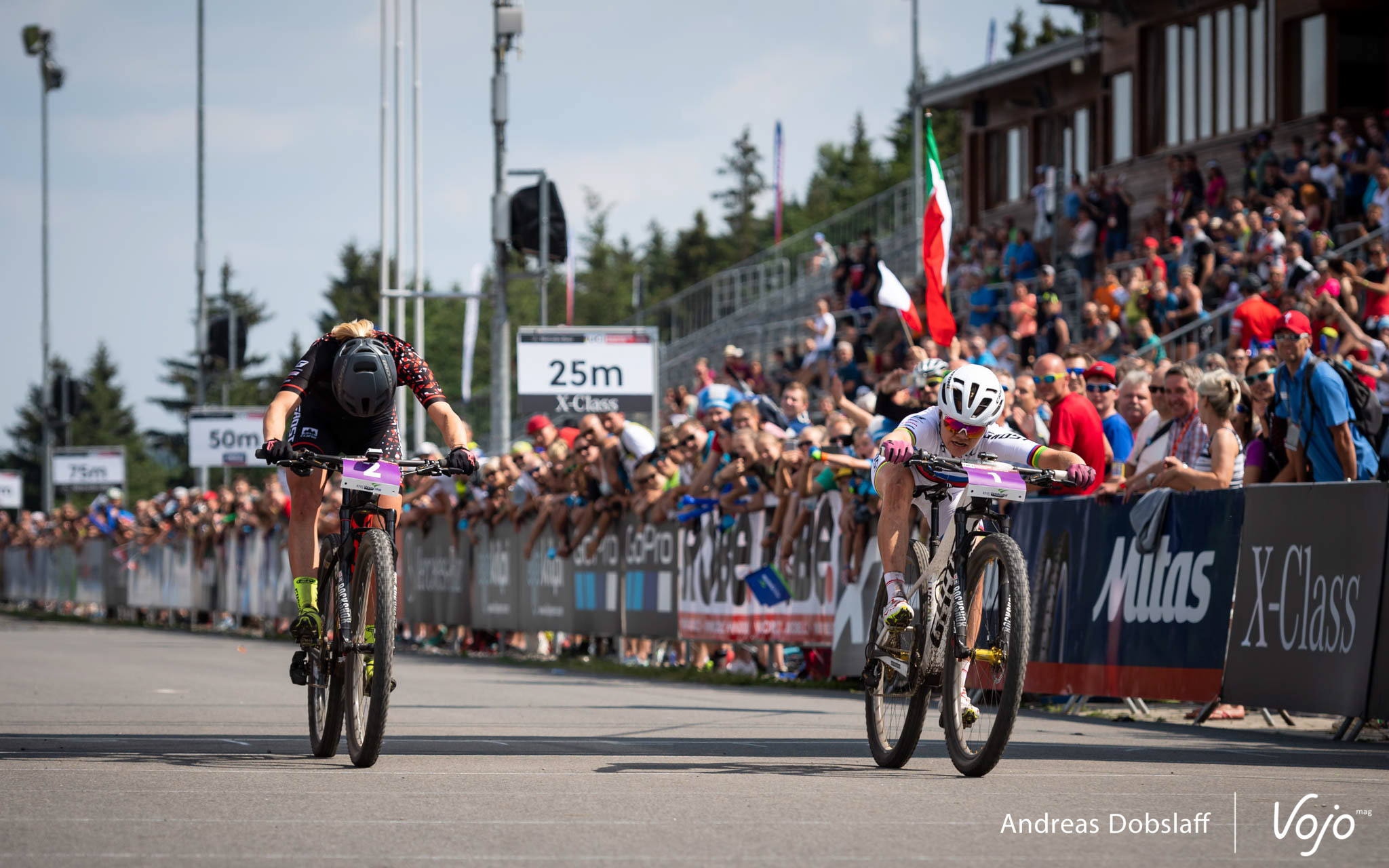 World Cup MTB Nove Mesto U23: Sina Frei wint millimetersprint