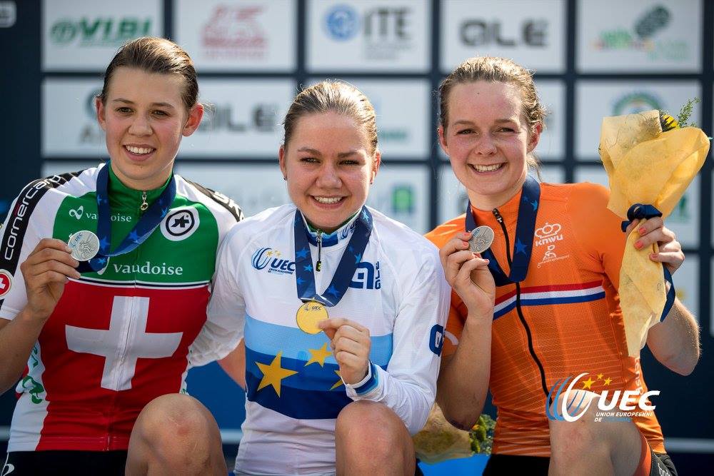 Het podium van het EK MTB 2017 U23 met Alessandra Keller, Sina Frei en Anne Tauber. Foto copyright UEC Mountain Bike European Championships / Michele Mondini-Bettiniphoto.net