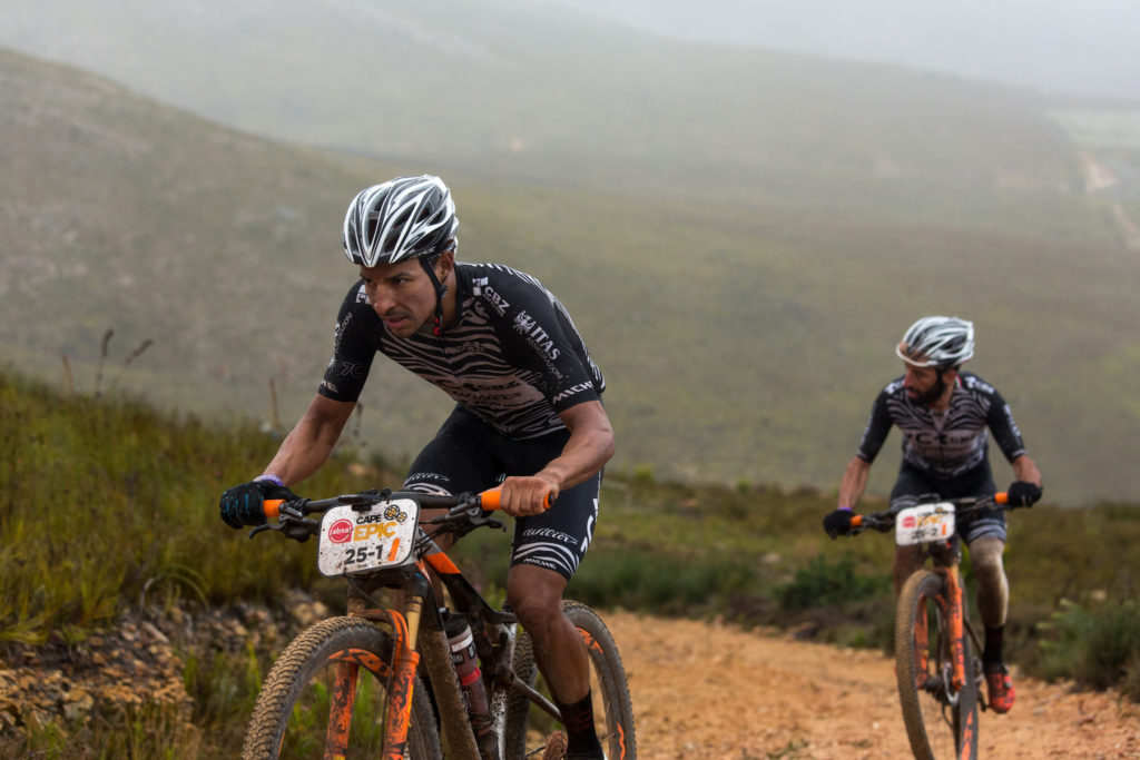 Cattaneo/Meija en Van der Breggen/Langvad zegevieren in voorlaatste rit Absa Cape Epic