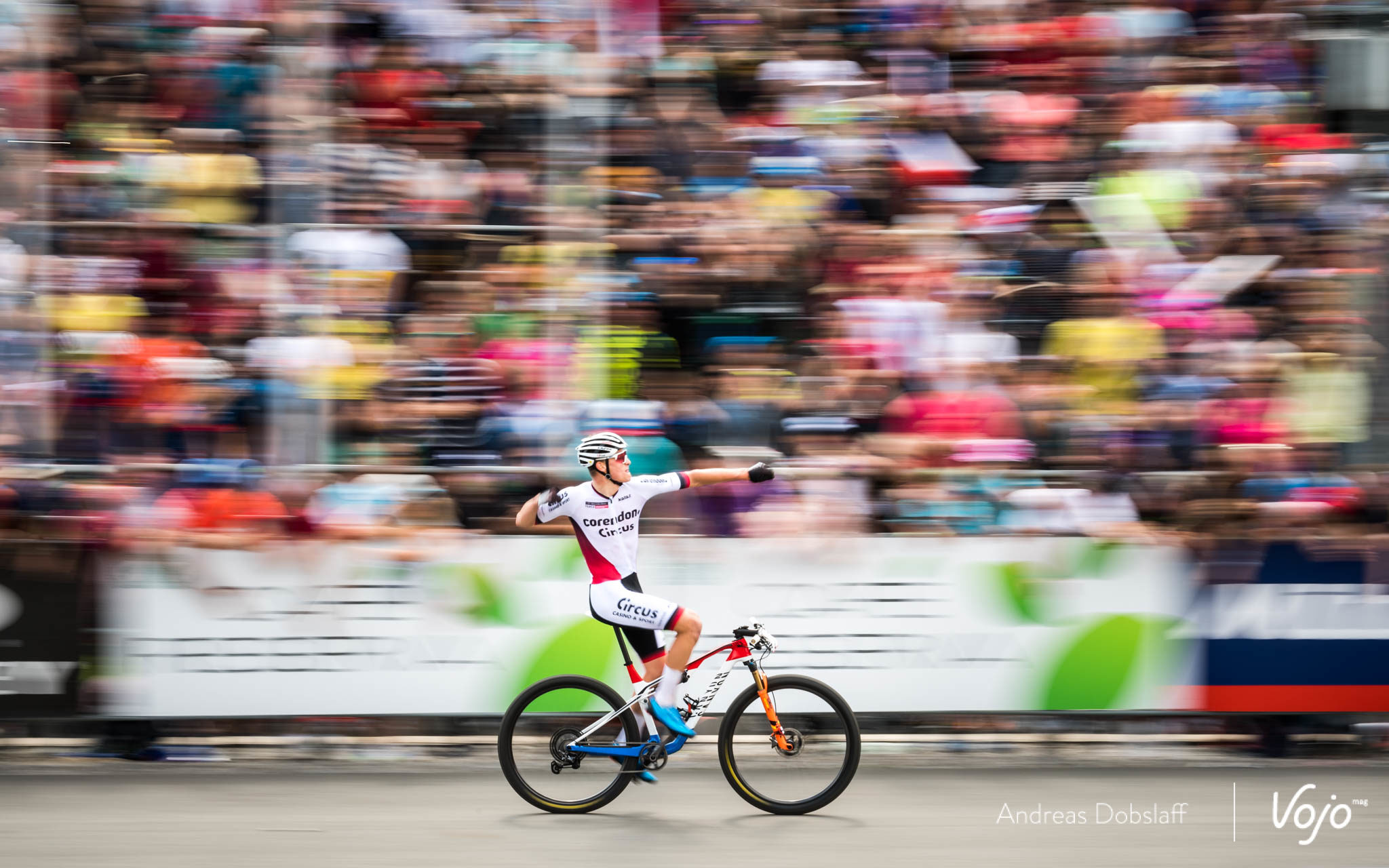 World Cup MTB Nove Mesto: Mathieu van der Poel bezorgt Nederland een delirium!