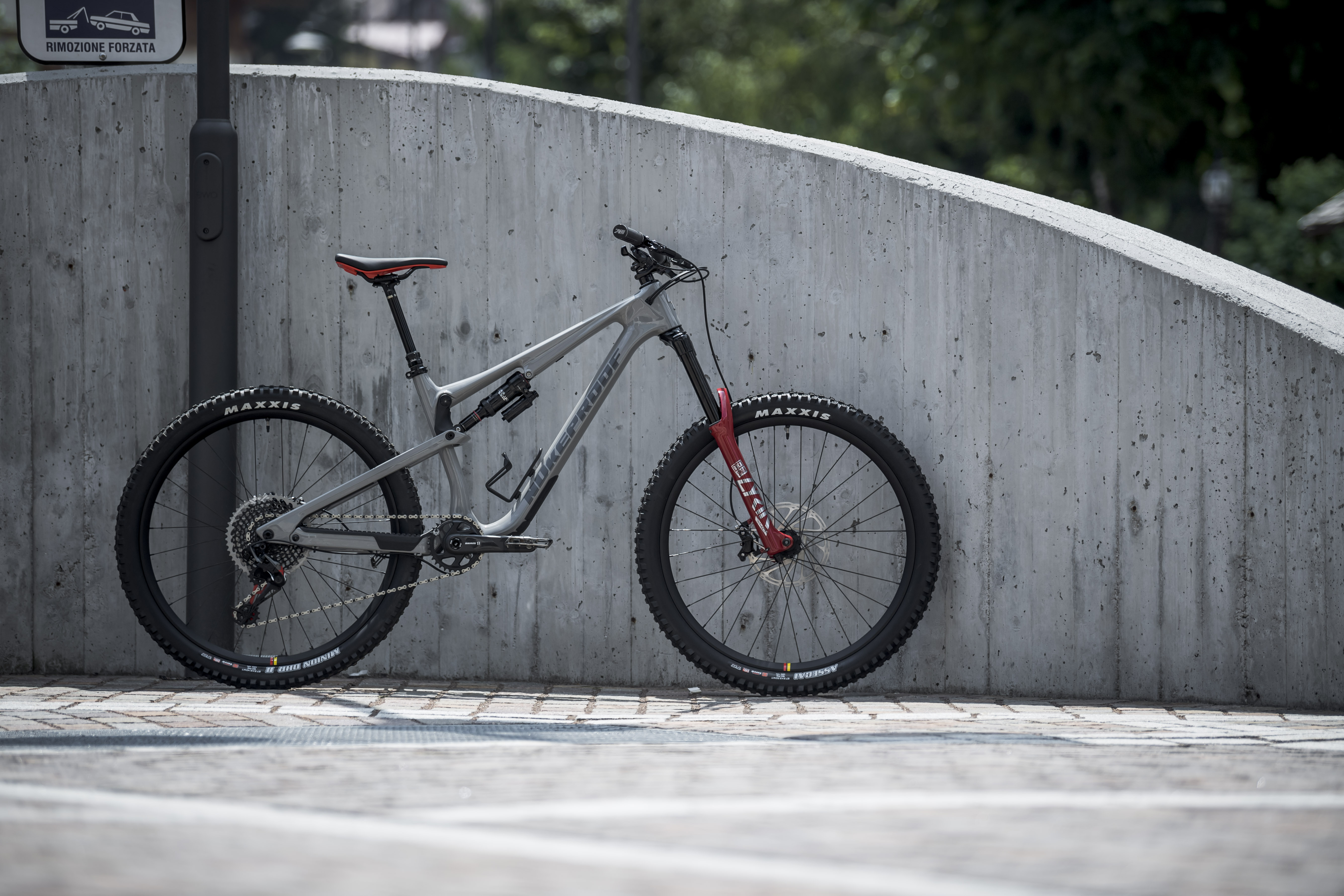 Test nieuw | Nukeproof Reactor: twee wielmaten en twee gezichten - Vojo  Magazine