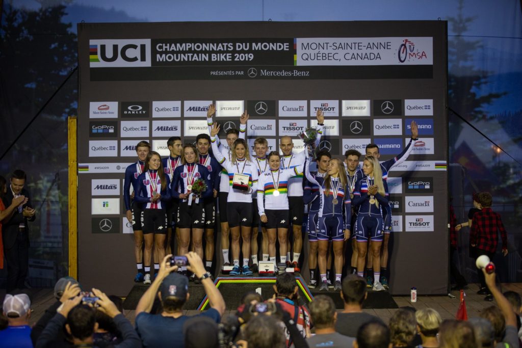 Nino Schurter loodst Zwitserland naar goud op WK MTB Team Relay!