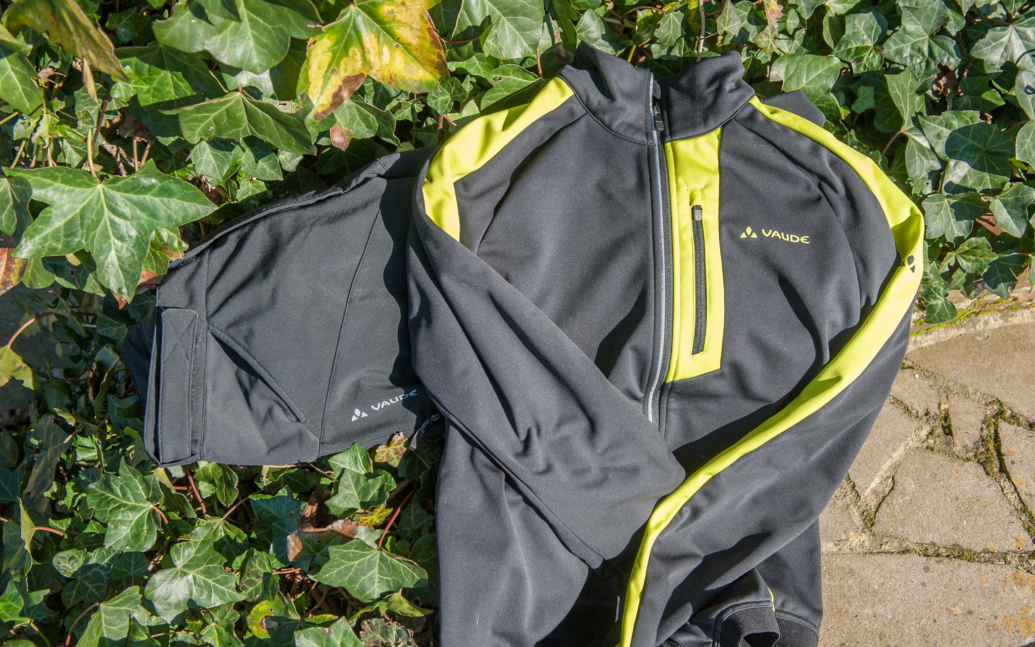 Test | Vaude Softshell Posta Jacket V en Qimsa Pants II: gedaan met koukleumen!