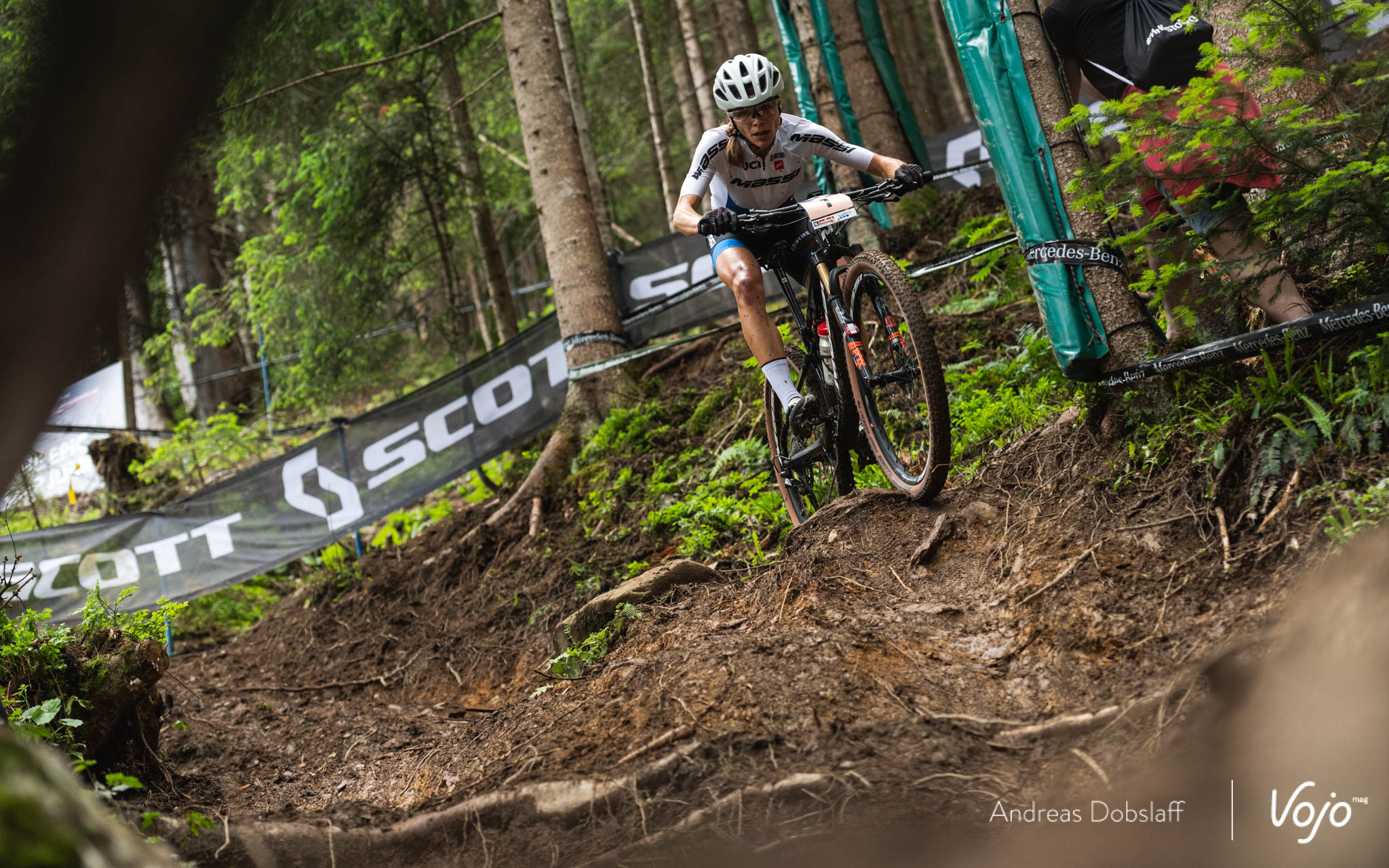 World Cup XCO Leogang 2021: hattrick voor Loana Lecomte!