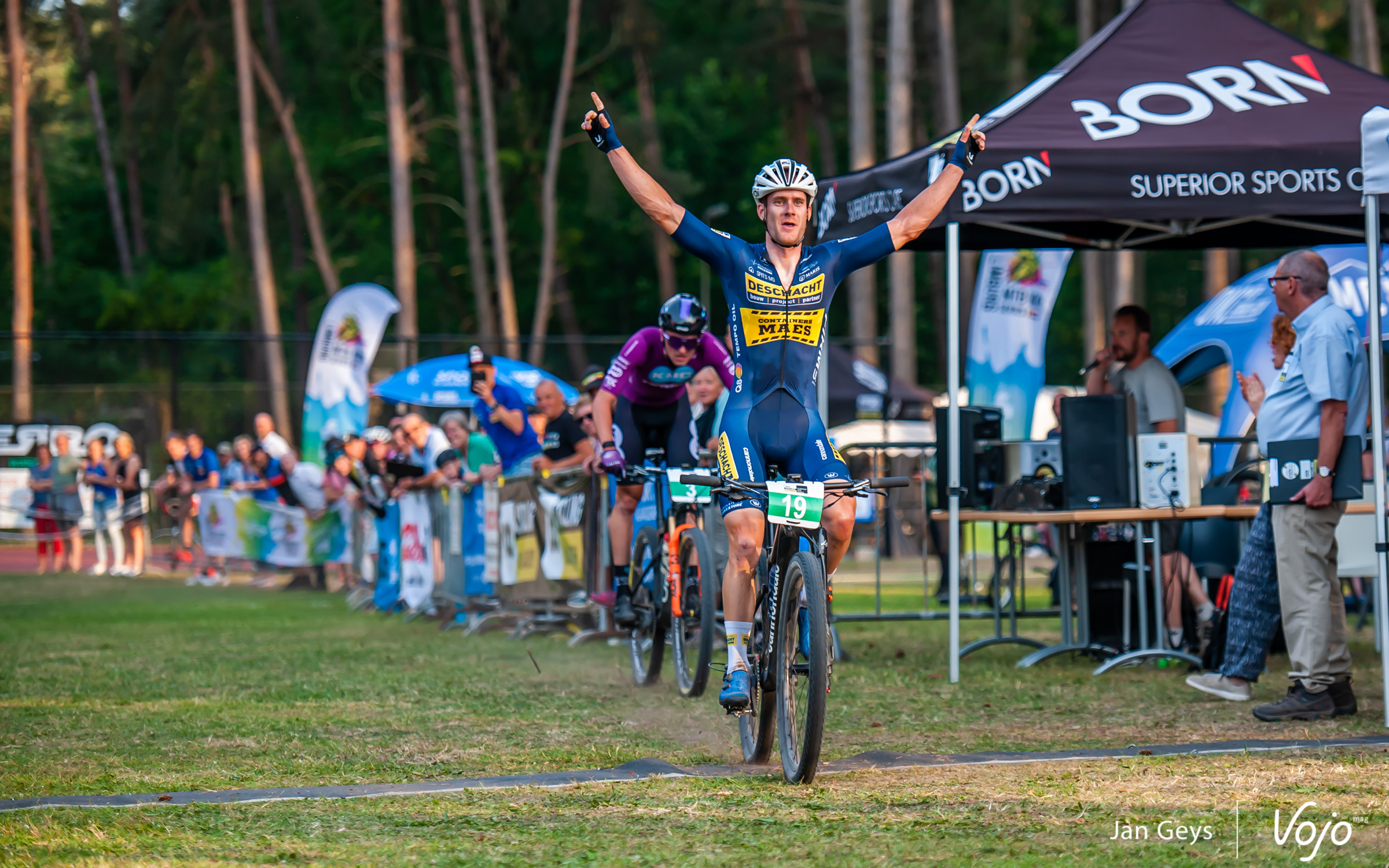 Emeline Detilleux en Daan Soete eerste Belgische kampioenen MTB Shorttrack