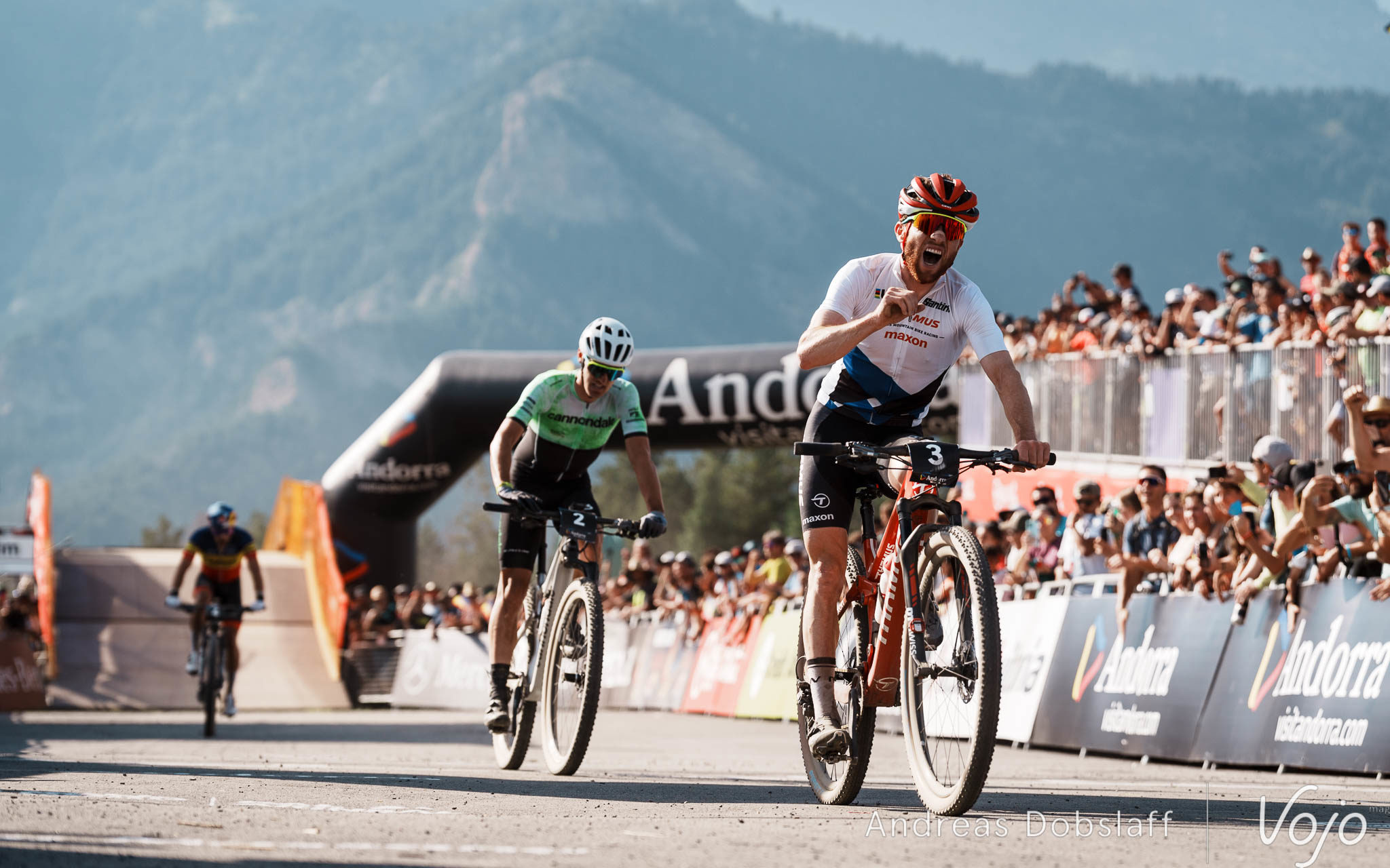 Illustratieve afbeelding van het artikel: "World Cup XCC Vallnord: Keller en Flückiger bezorgen Thömus Racing de bloemen"