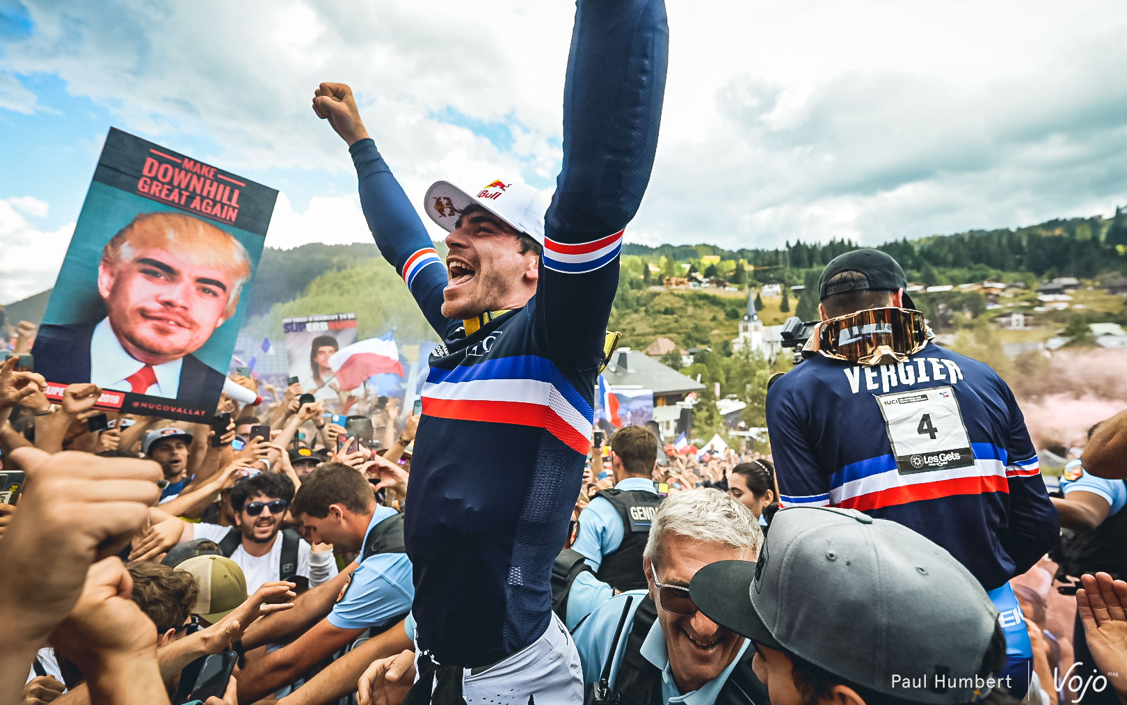 WK MTB Les Gets 2022 ⎜ DH: Vali Höll haar eerste, Loïc Bruni zijn vijfde