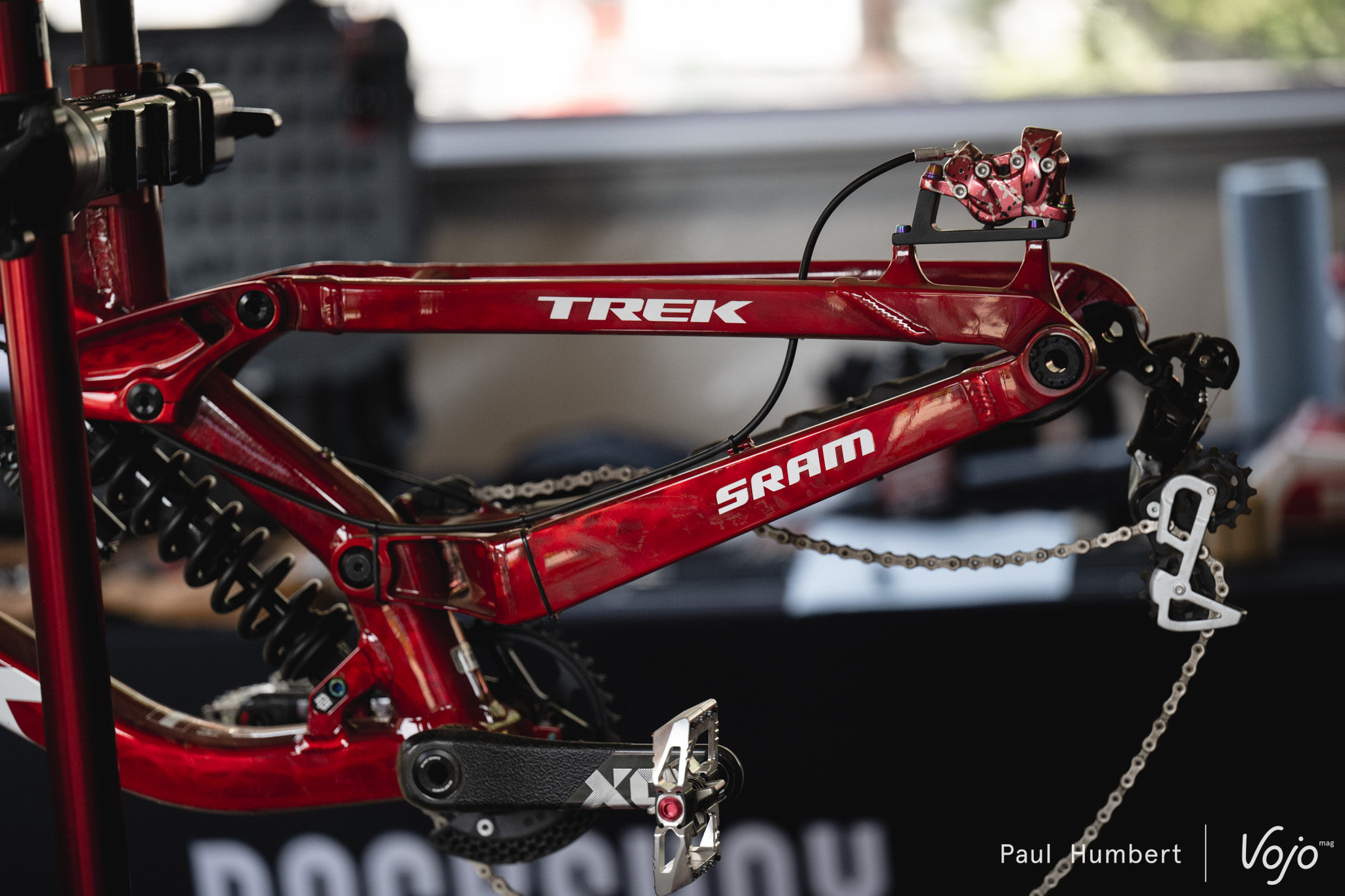 https://www.vojomag.nl/app/uploads/2022/08/tech dh paddock worlds 2022 vojo paul humbert 46 2048x1365.jpg