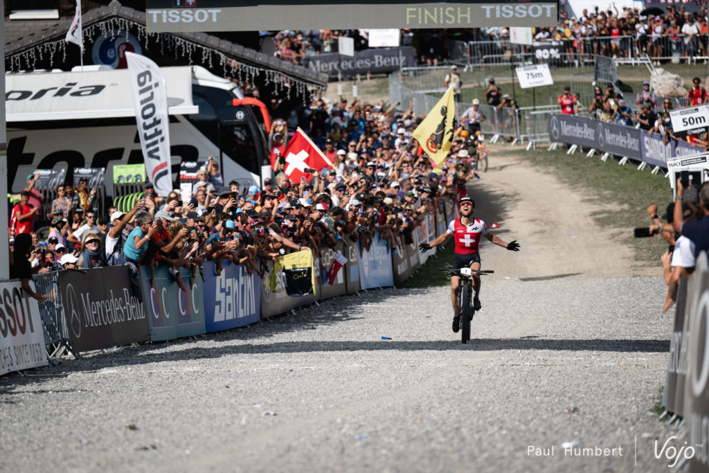 WK MTB Les Gets 2022 | Pauline Ferrand-Prévot en Nino Schurter niet te stoppen!