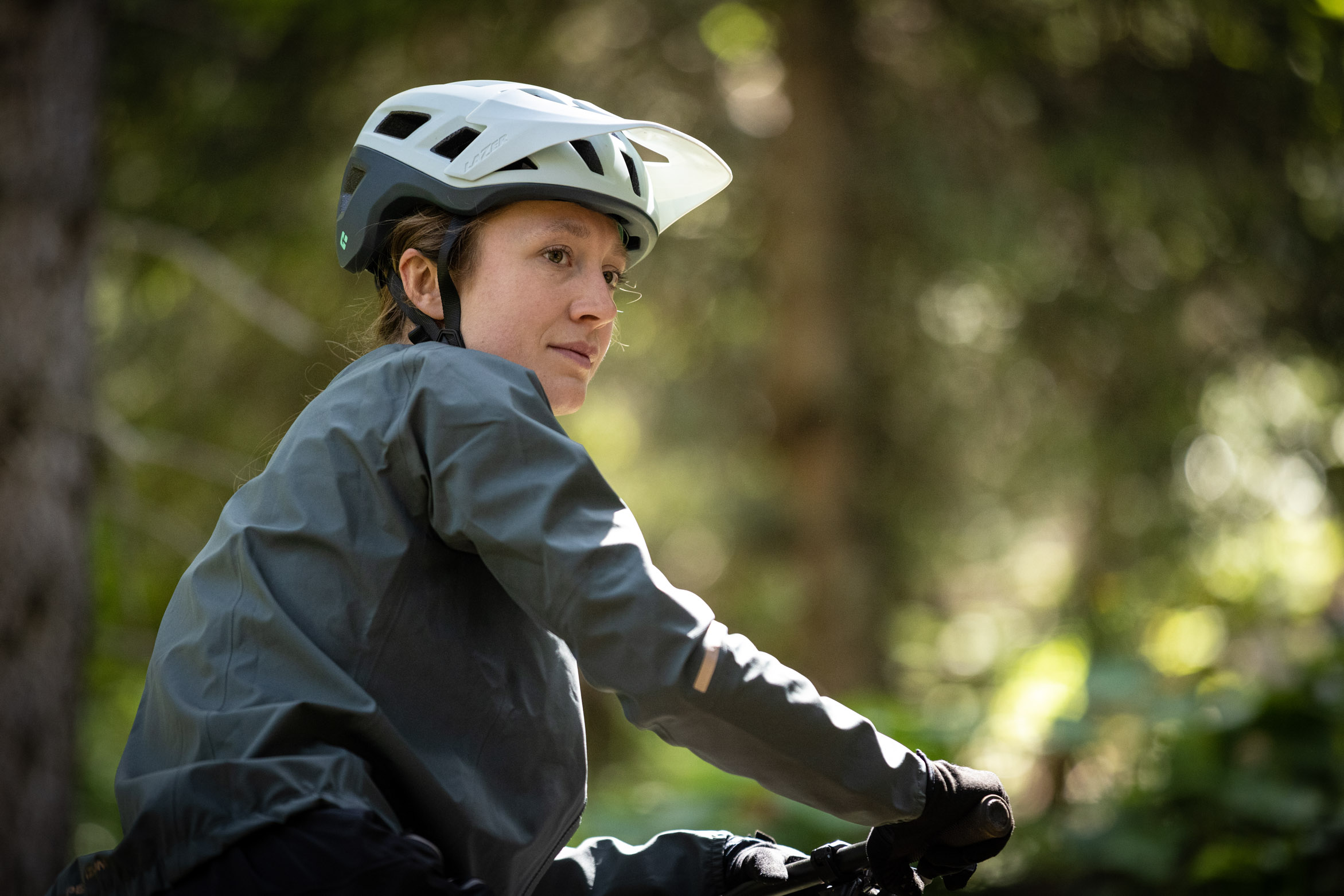 Een nieuwe trailhelm bij Lazer: de Coyote KinetiCore