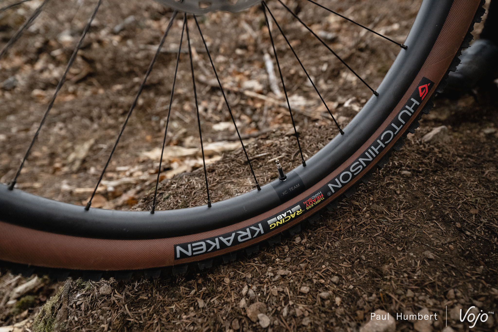 Nieuw 2023 | Hutchinson Kraken Racing Lab 2.4: met het vizier op downcountry