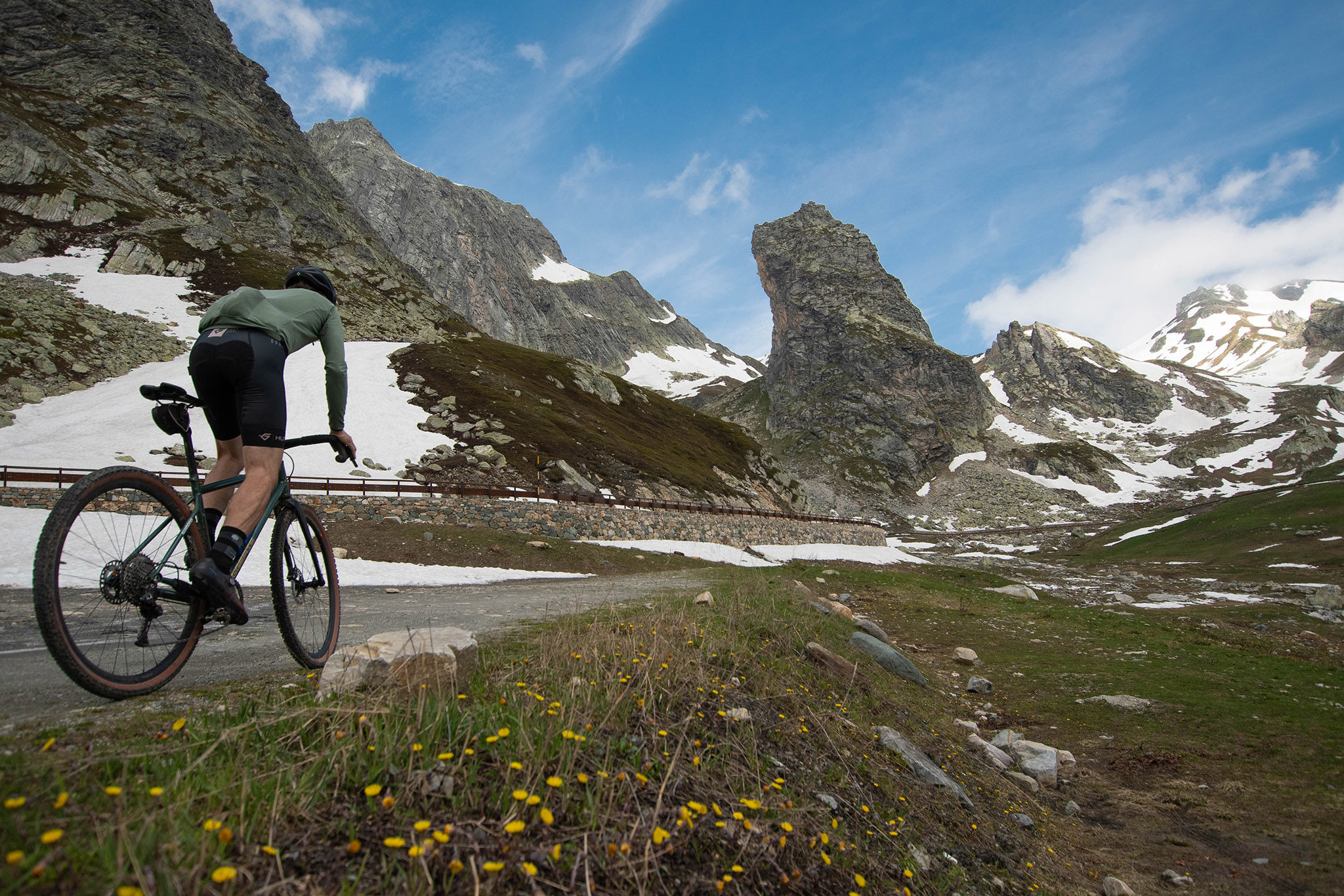 https://www.vojomag.nl/app/uploads/2023/08/Grand Saint bernard gravel 69 2048x1365.jpg