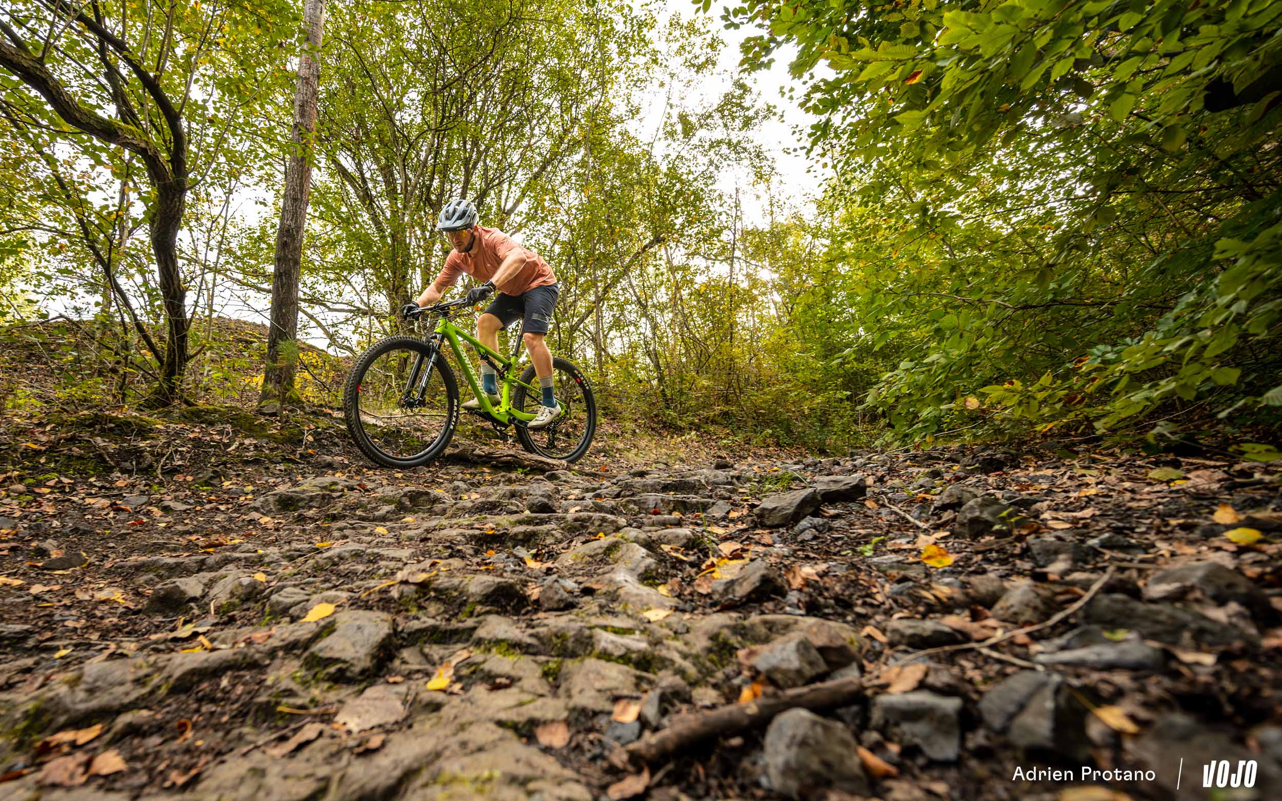 https://www.vojomag.nl/app/uploads/2023/11/Cervelo ZFS 5 VS Santa Cruz Blur 2023 Vojo Adrien Protano 9.jpg