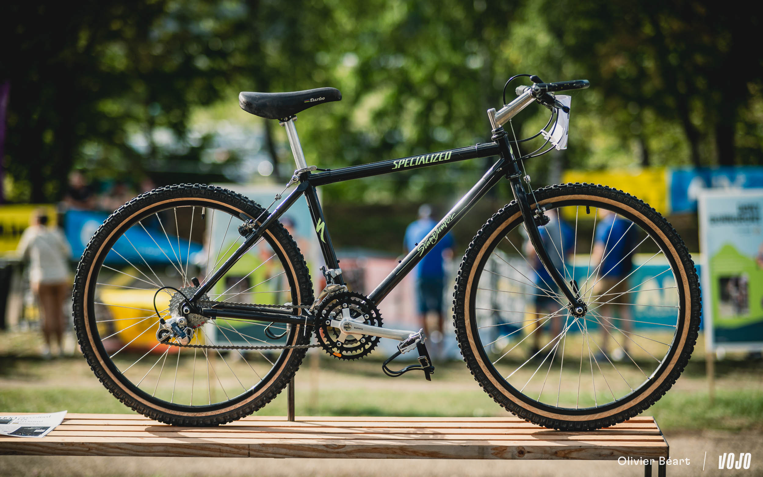 https://www.vojomag.nl/app/uploads/2023/12/Specialized Epic Carbon Ned Overend Forestiere VTT Vintage 2023 copyright Beart Vojomag 1.jpg