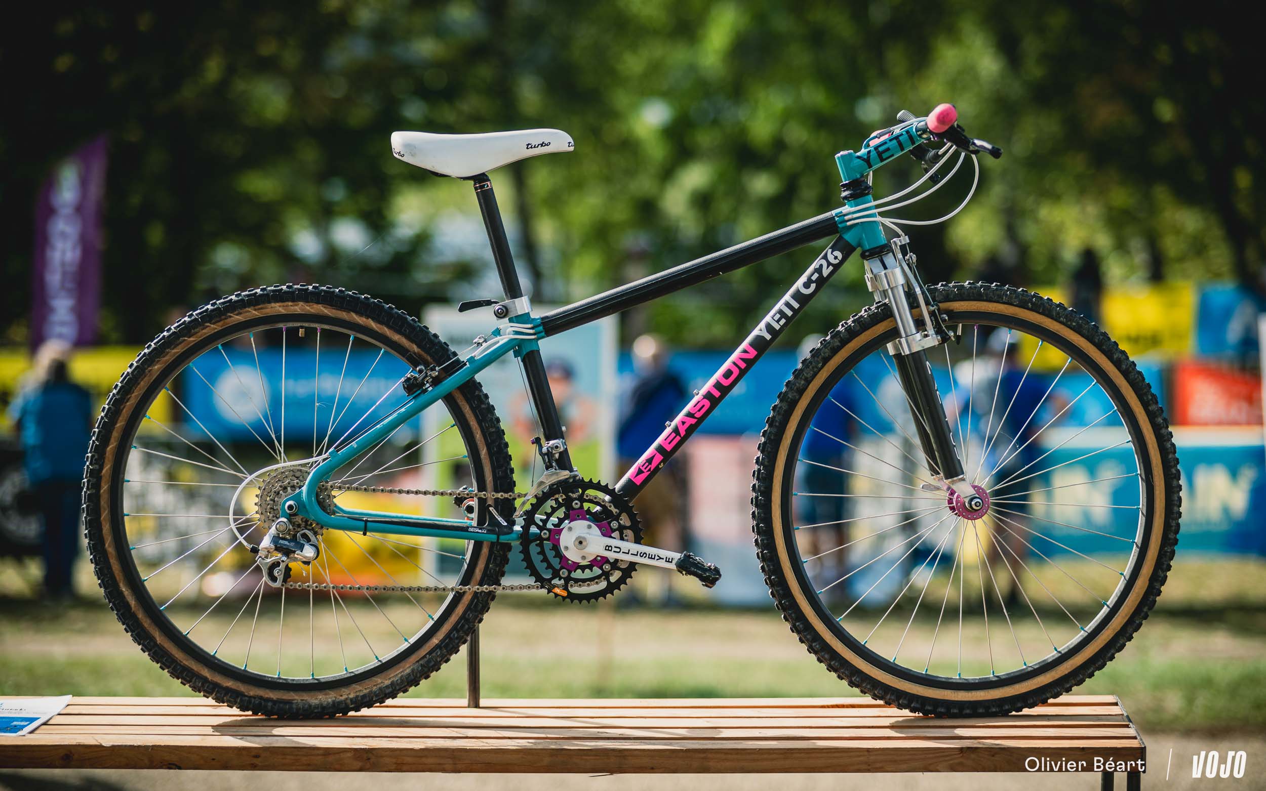 https://www.vojomag.nl/app/uploads/2023/12/Yeti C26 John Tomac Forestiere VTT Vintage 2023 copyright Beart Vojomag 1.jpg