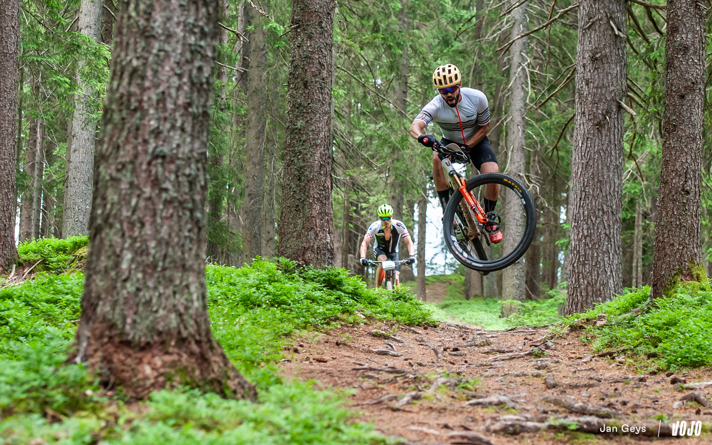 https://www.vojomag.nl/app/uploads/2023/12/alpentour trophy schladming dachstein stage 1 copyright jan geys vojomag 147.jpg