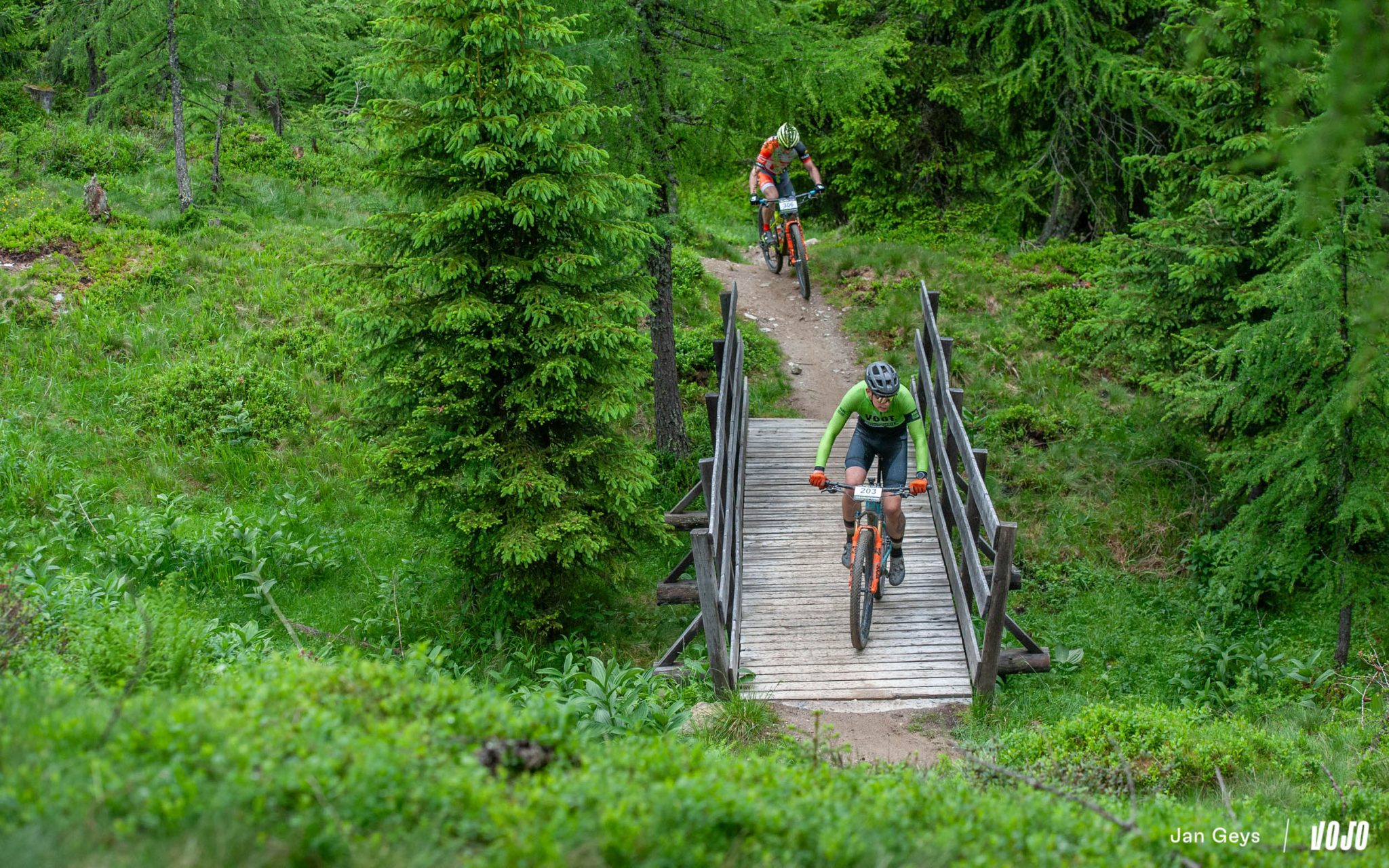 https://www.vojomag.nl/app/uploads/2023/12/alpentour trophy schladming dachstein stage 2 copyright jan geys vojomag 104 2048x1280.jpg