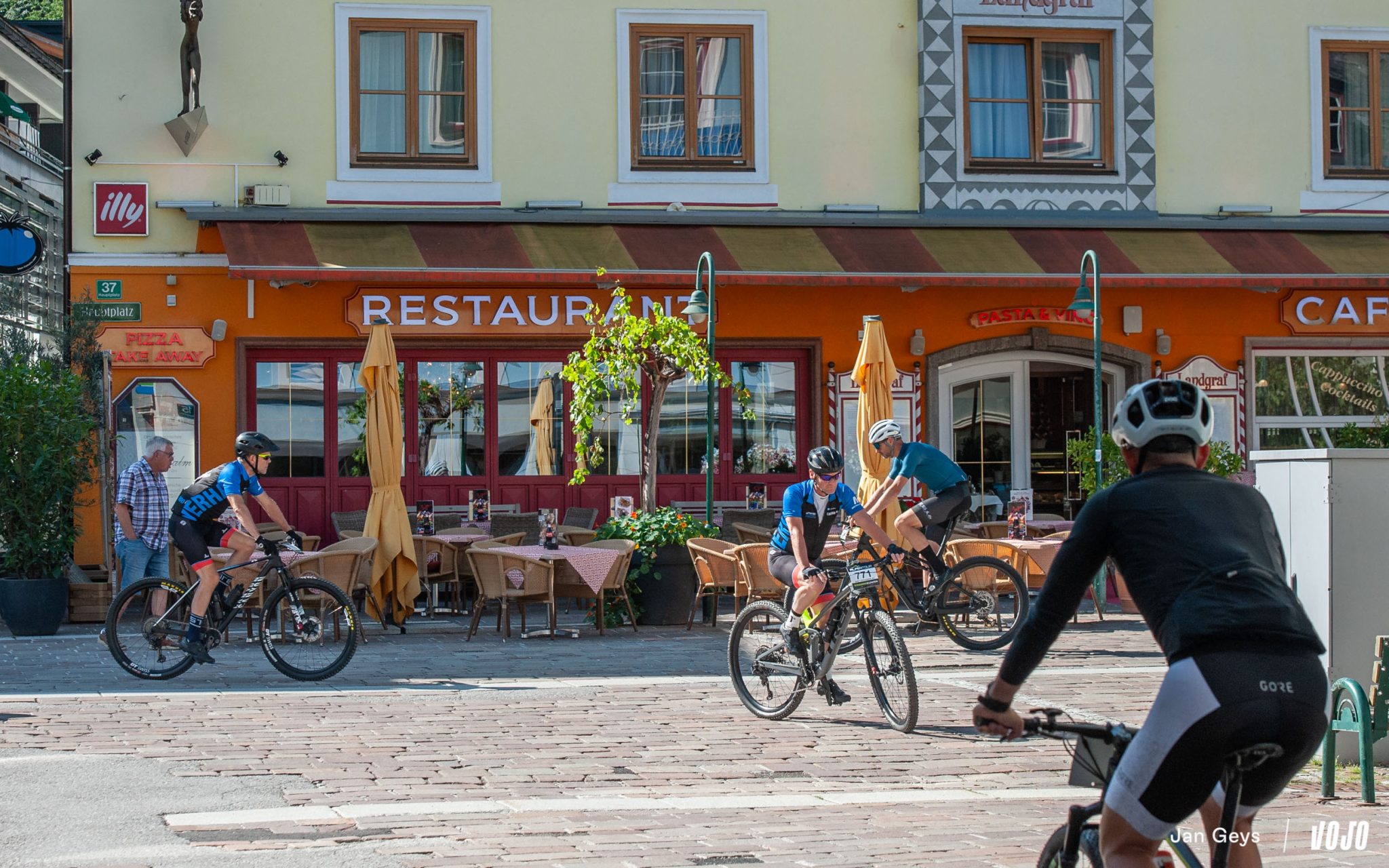 https://www.vojomag.nl/app/uploads/2023/12/alpentour trophy schladming dachstein stage 2 copyright jan geys vojomag 11 2048x1280.jpg