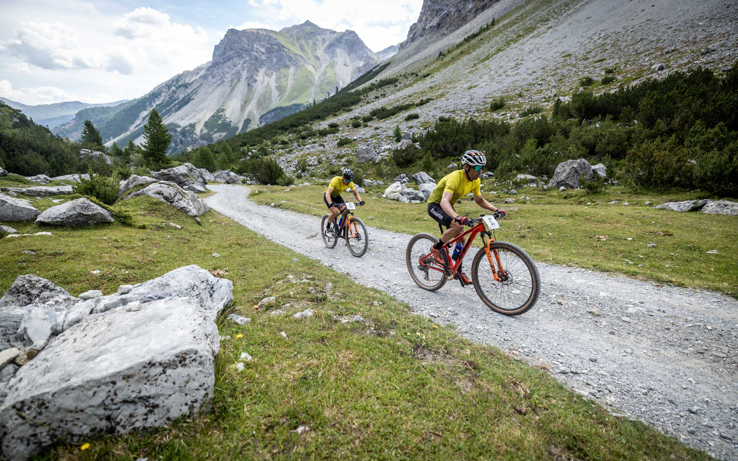 https://www.vojomag.nl/app/uploads/2024/01/MG Maxxis BIKE transalp 2023 Etappe 2 5204.jpg