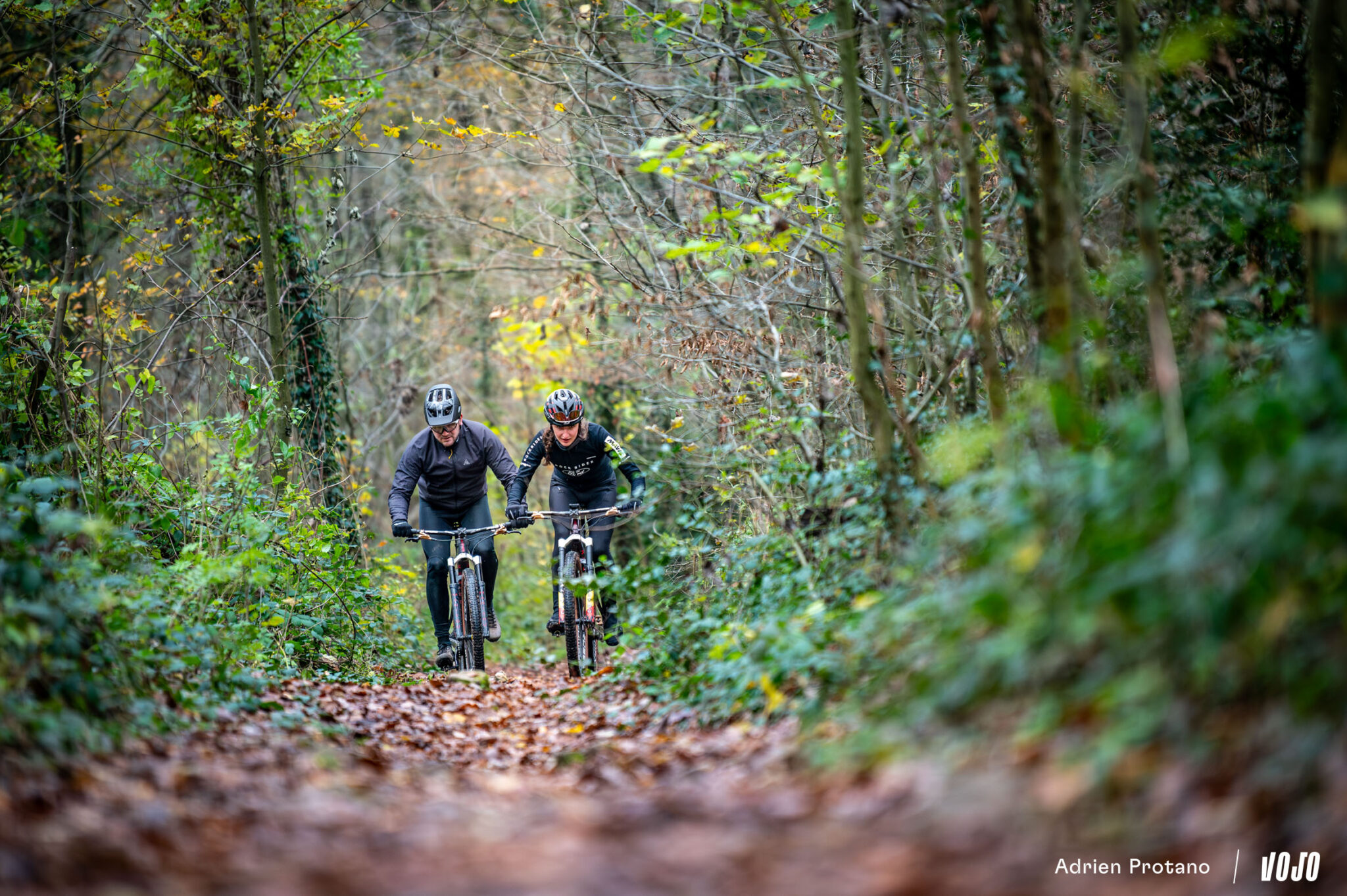 https://www.vojomag.nl/app/uploads/2024/01/Rockrider Race 940S Reportage Emeline Detilleux Vojo 2023 AP 60 2048x1363.jpg