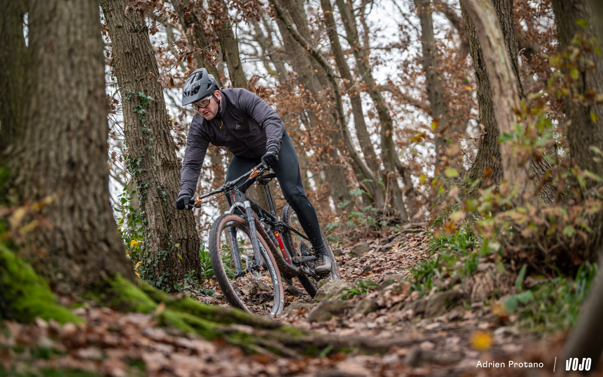 https://www.vojomag.nl/app/uploads/2024/01/Rockrider Race 940S Reportage Emeline Detilleux Vojo 2023 AP 83 2048x1280.jpg