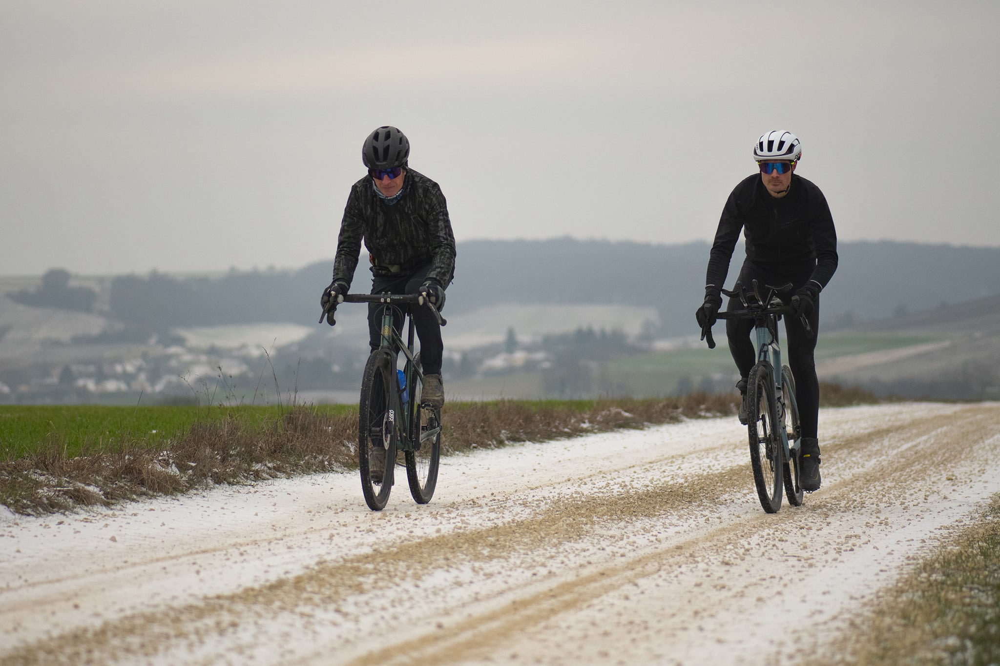 https://www.vojomag.nl/app/uploads/2024/01/Tour de France 2024. Gravel chemins blancs 15bd.jpg