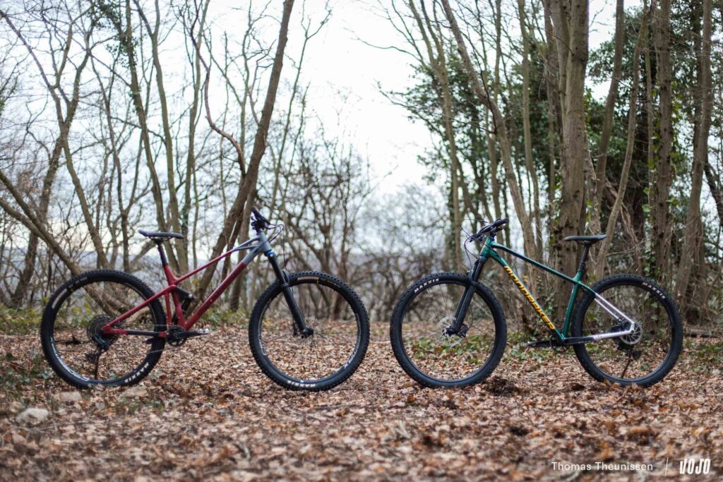 Test | Mondraker Raze vs Mondraker Chrono DC: wat kan een moderne aluminium fiets je bieden?