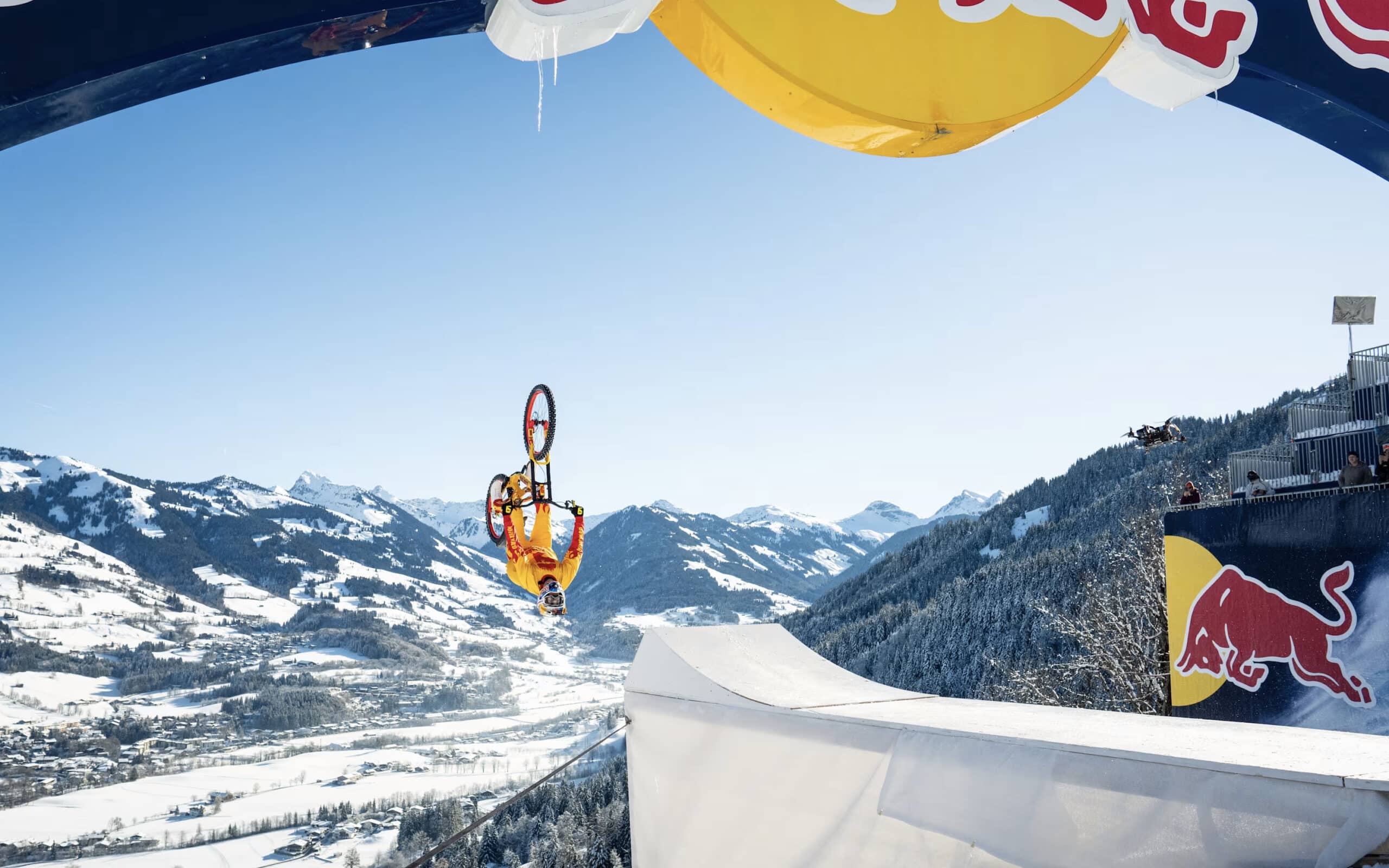 Fabio Wibmer gaat de uitdaging aan op de legendarische afdaling van Kitzbühel