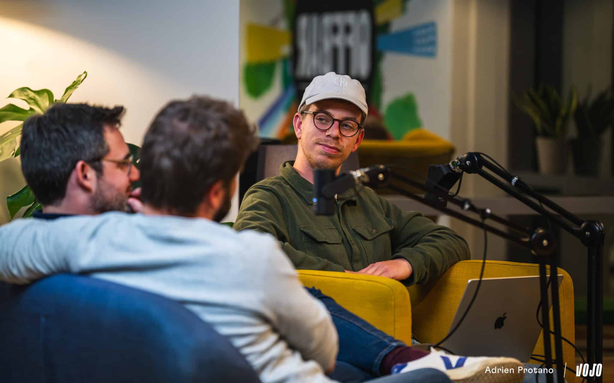 https://www.vojomag.nl/app/uploads/2024/11/Podcast 10 ans Vojo Vojo A.Protano 8 2048x1280.jpg