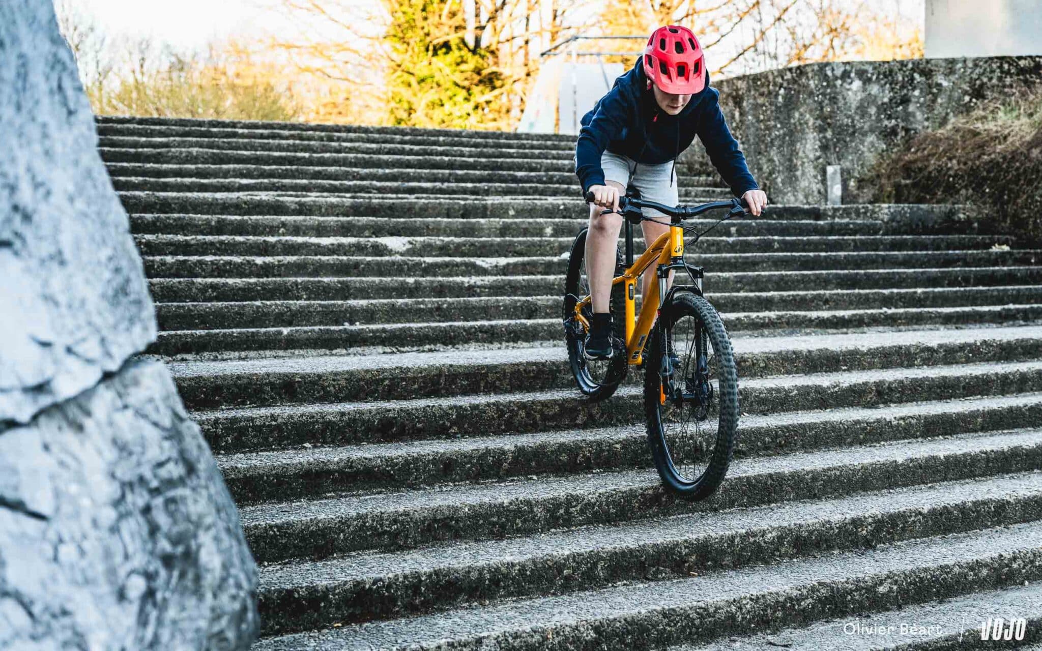 https://www.vojomag.nl/app/uploads/2024/12/Velo enfant decathlon rockrider test essai avis - Copyright Olivier Beart Vojo Magazine 1 2048x1280.jpg