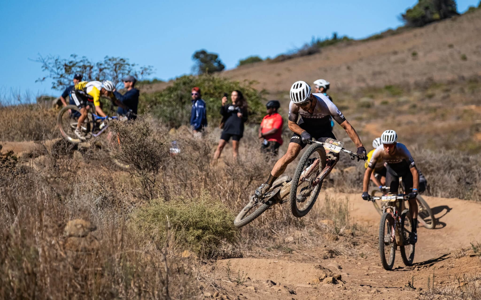 Absa Cape Epic 2025 #2: oude vossen verliezen hun streken niet