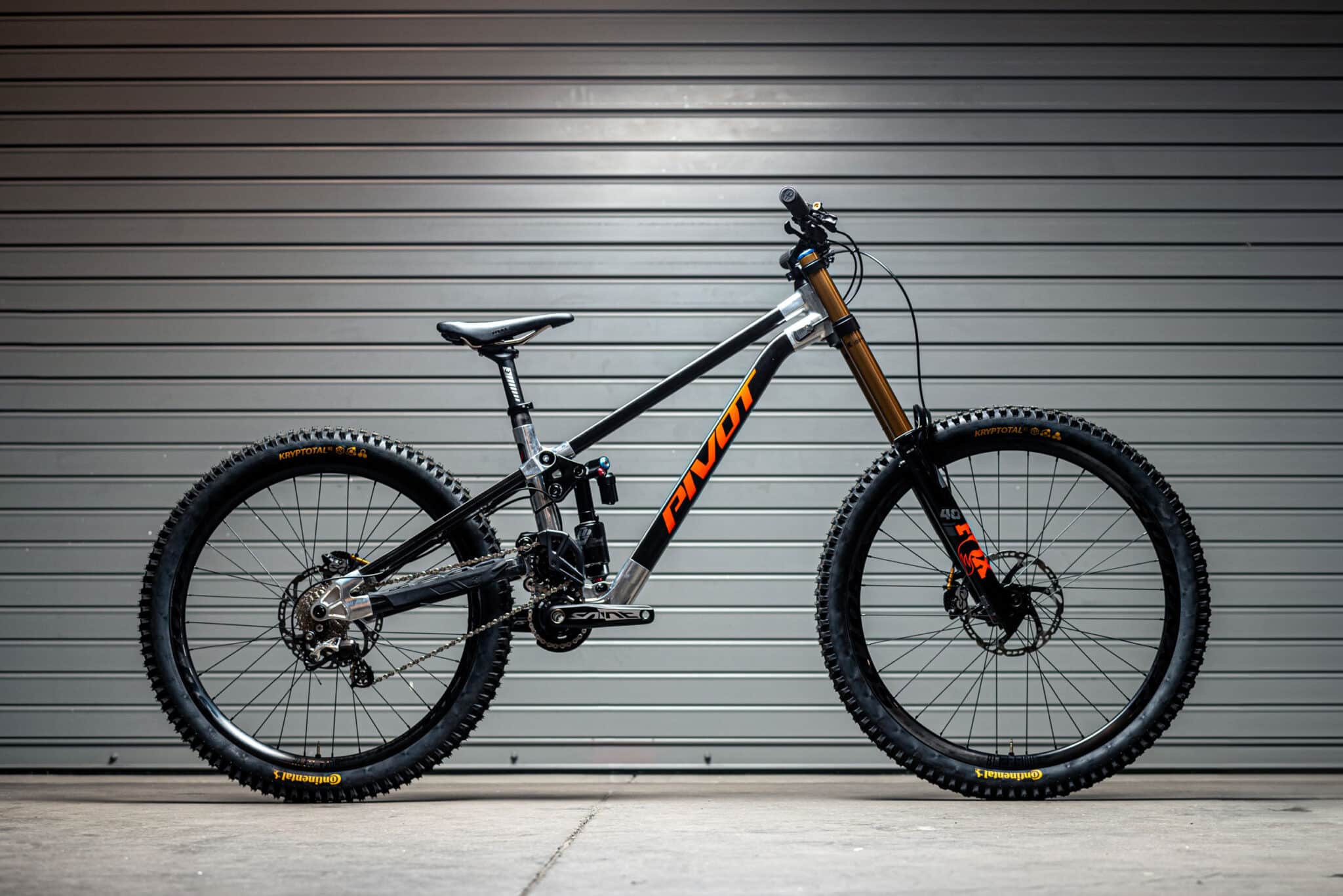 https://www.vojomag.nl/app/uploads/2025/04/Foto Jens Staudt Pivot Phoenix DW6 Prototype 2024 6048 2 2048x1366 1.jpg