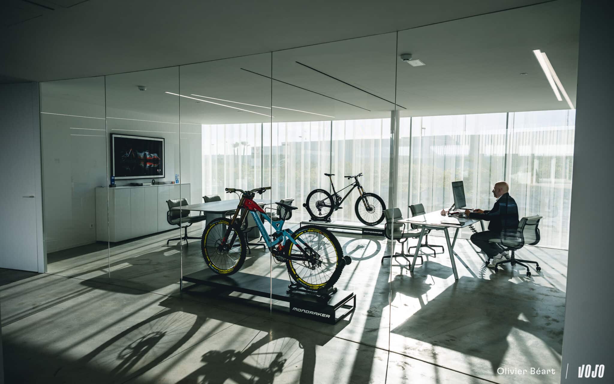 https://www.vojomag.nl/app/uploads/2025/04/Mondraker Visit Espagne HQ Valence - Copyright Olivier Beart Vojo Magazine 29 2048x1280.jpg