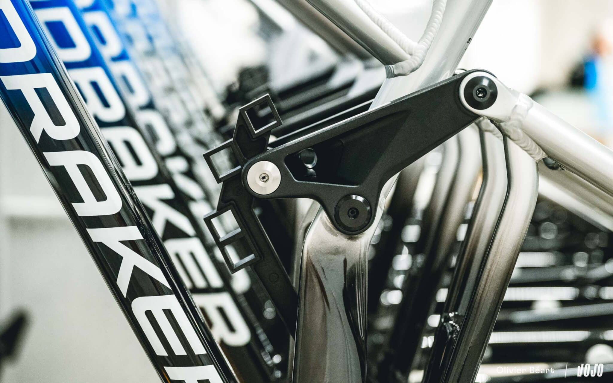 https://www.vojomag.nl/app/uploads/2025/04/Mondraker Visit Espagne HQ Valence assemblage production - Copyright Olivier Beart Vojo Magazine 10 2048x1280.jpg