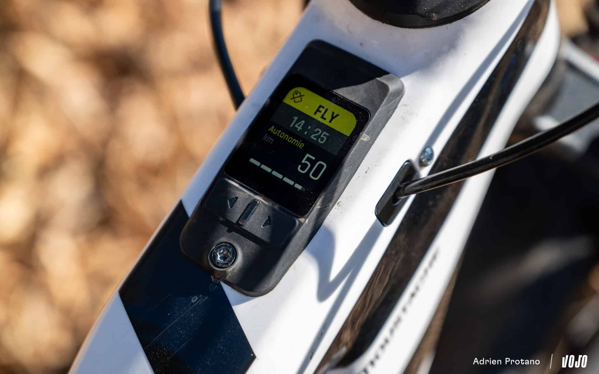 https://www.vojomag.nl/app/uploads/2025/04/Moustache Clutchl 2025 e bike test nouveaute avis roues carbones VTT Vojo A.Protano 1 19 2048x1280.jpg