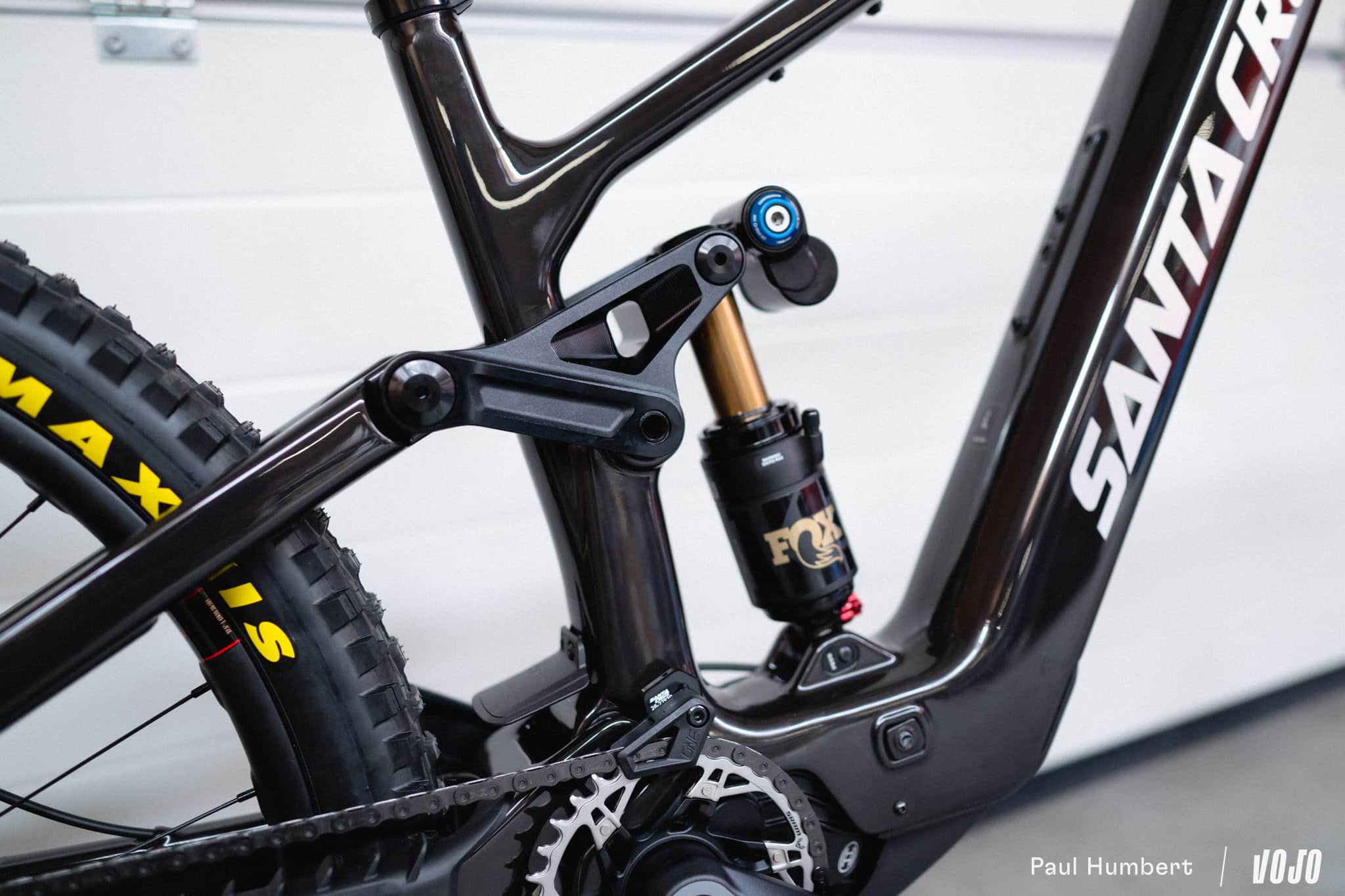 https://www.vojomag.nl/app/uploads/2025/04/loic delteil santa cruz podcast lunch ride 2025 vojo paul humbert 3 1.jpg
