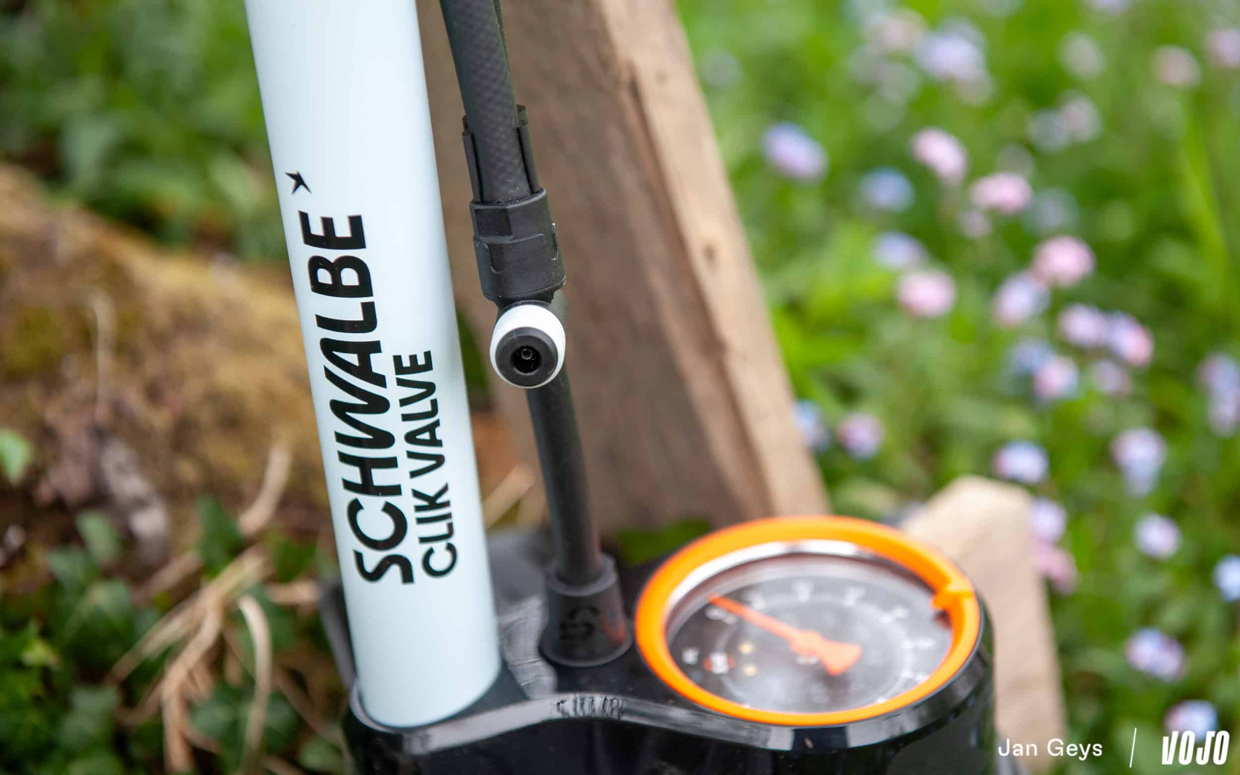 https://www.vojomag.nl/app/uploads/2025/04/test sks germany clik tec pomp schwalbe clik valve copyright jan geys vojomag 12.jpg