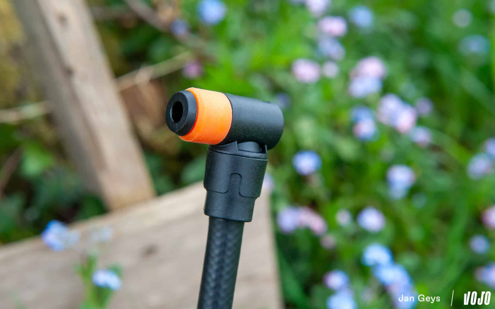 https://www.vojomag.nl/app/uploads/2025/04/test sks germany clik tec pomp schwalbe clik valve copyright jan geys vojomag 34 2048x1280.jpg