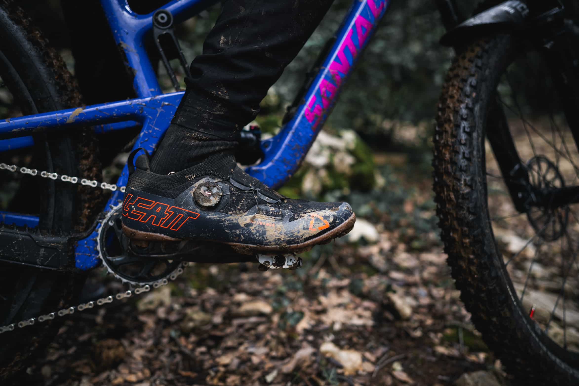 https://www.vojomag.nl/app/uploads/2025/05/Leatt ProClip Endurance 8.0 2025 A.Protano Vojo 9 2.jpg