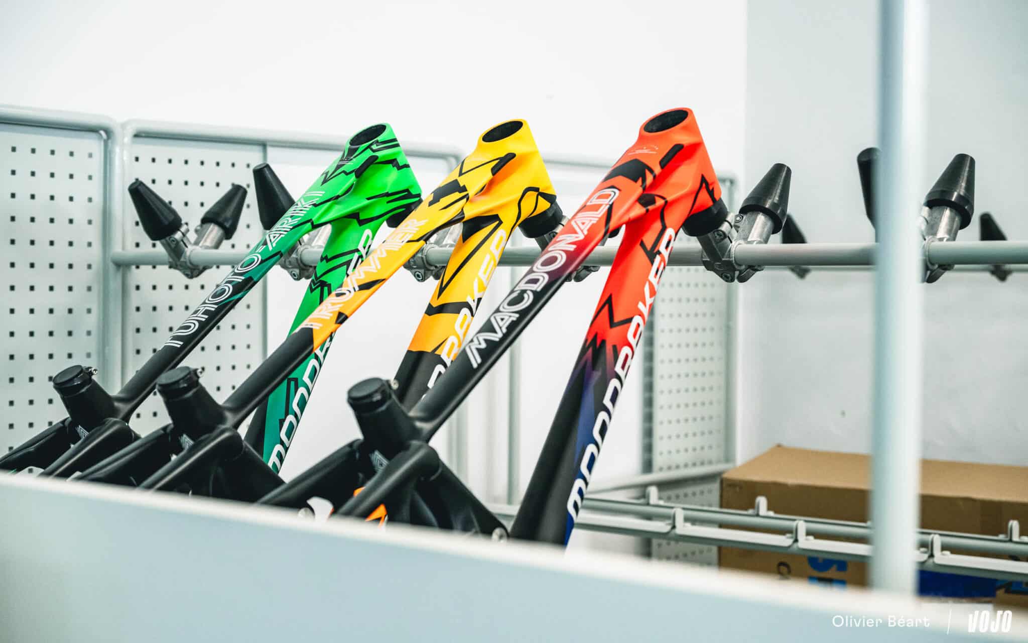 https://www.vojomag.nl/app/uploads/2025/05/Mondraker Visit Espagne HQ Valence Design - Copyright Olivier Beart Vojo Magazine 50 2048x1280.jpg